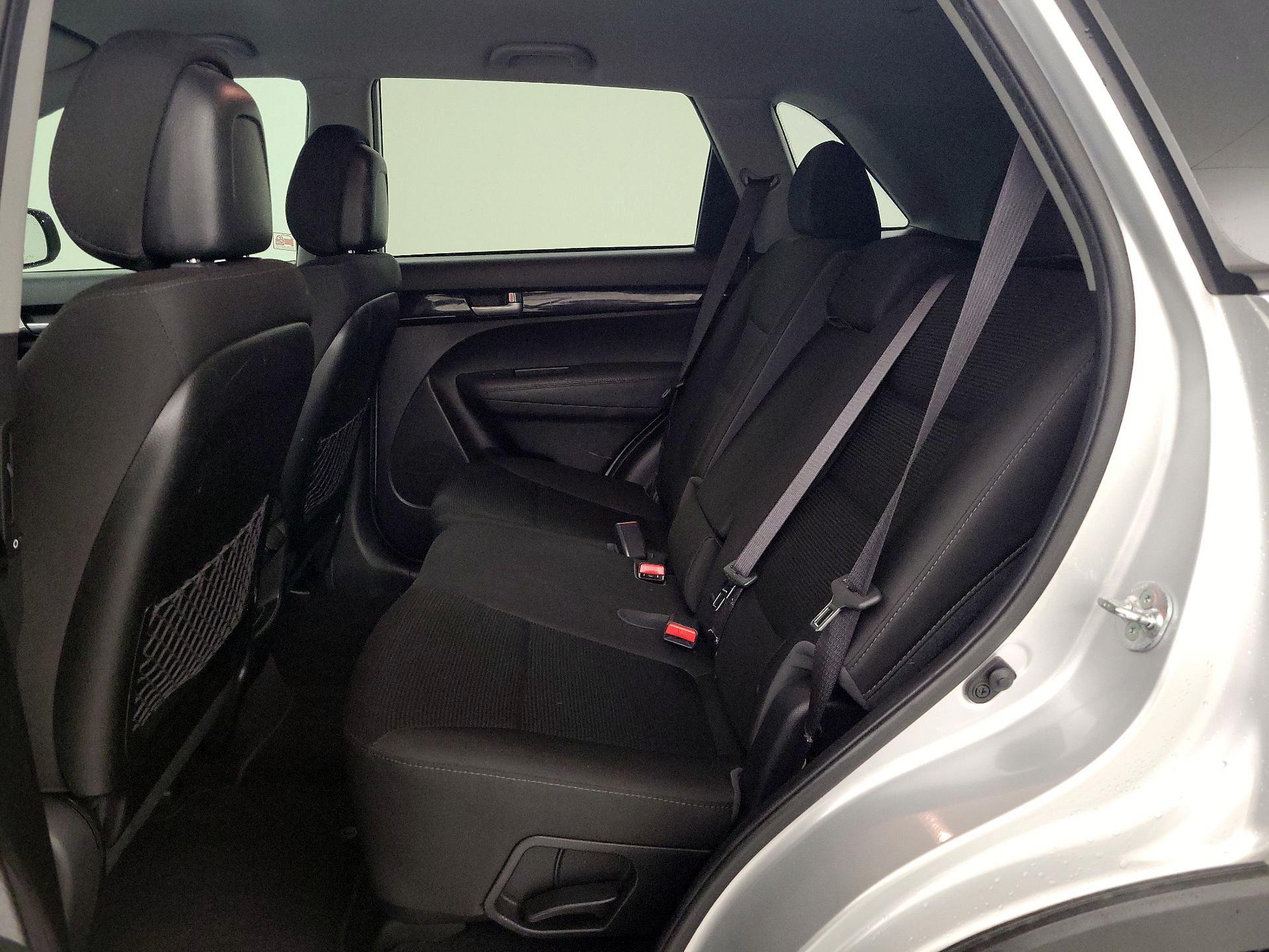 Thumbnail: 2015 Kia Sorento - 17