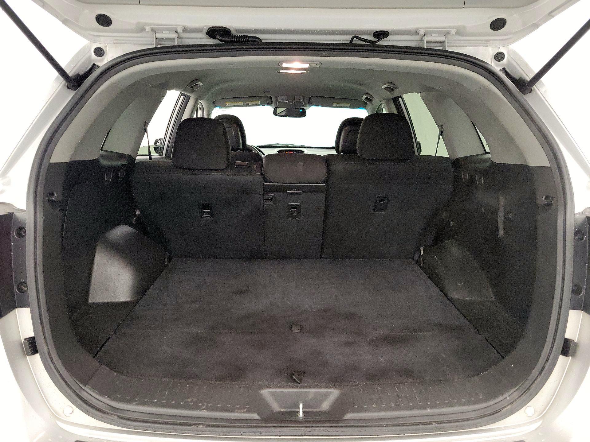 Thumbnail: 2015 Kia Sorento - 18