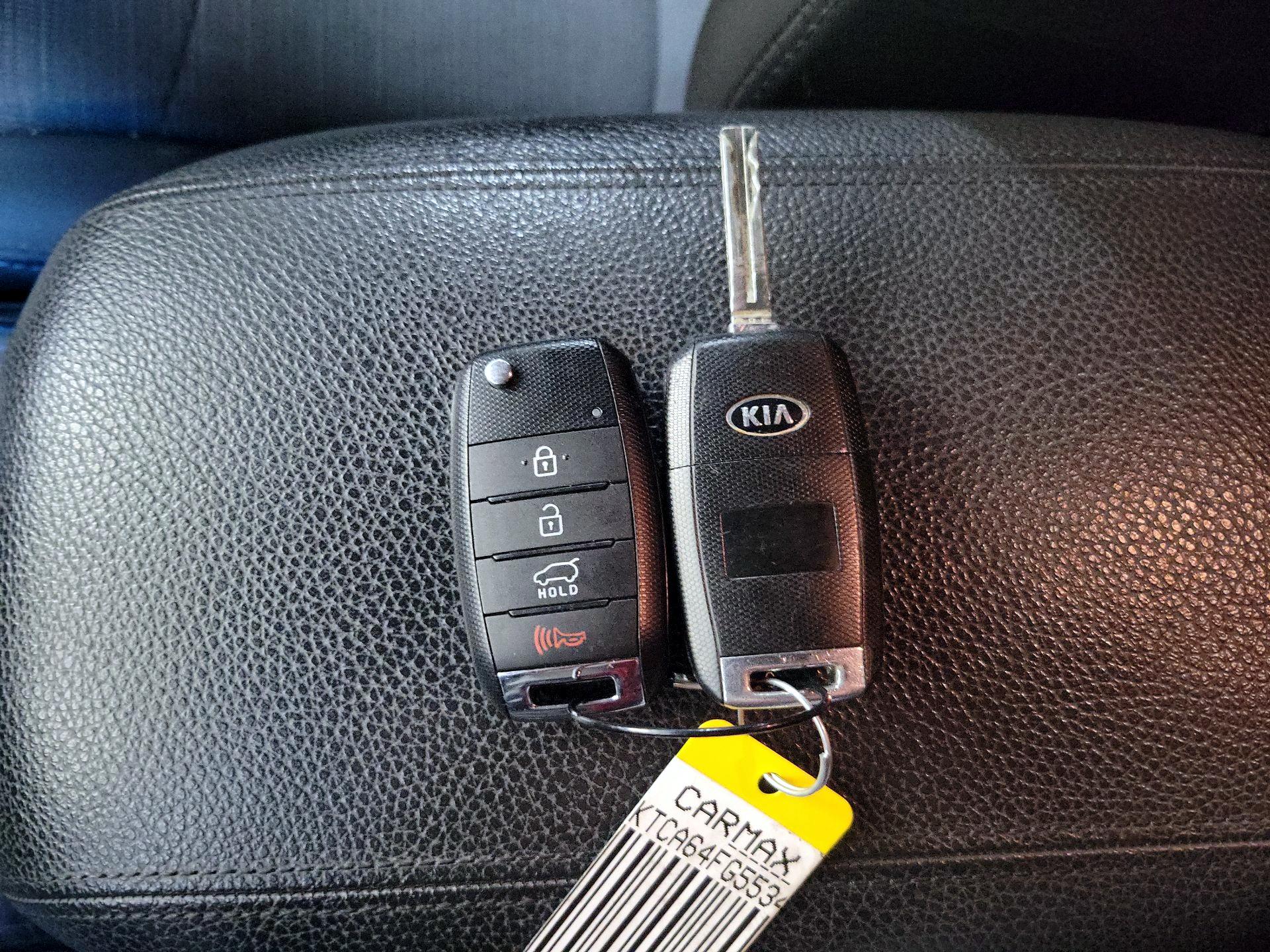 Thumbnail: 2015 Kia Sorento - 20