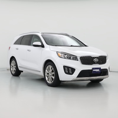 White 2017 Kia Sorento SX