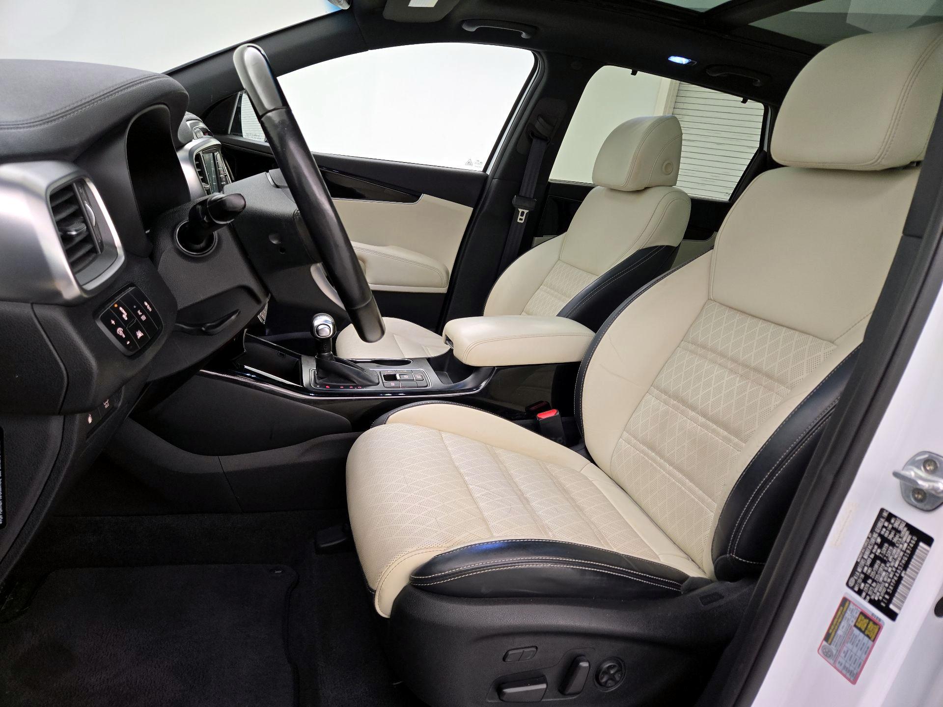 Thumbnail: 2017 Kia Sorento - 11