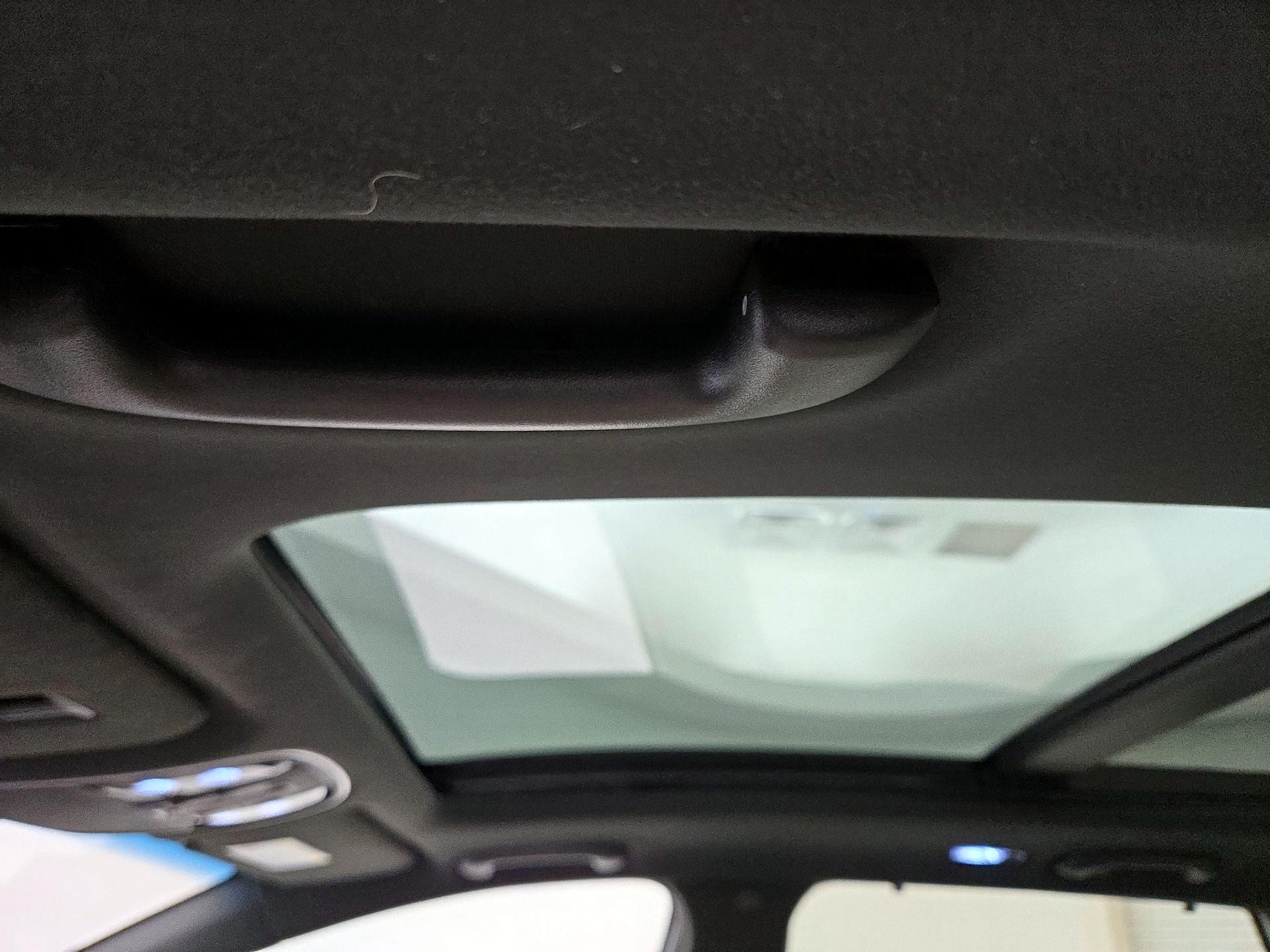 Thumbnail: 2017 Kia Sorento - 20