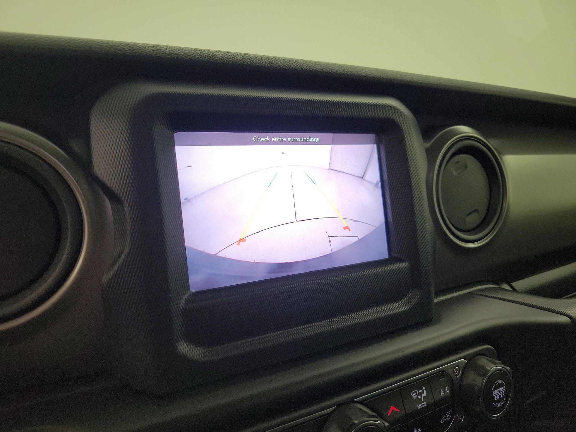 Thumbnail: 2022 Jeep Wrangler - 14