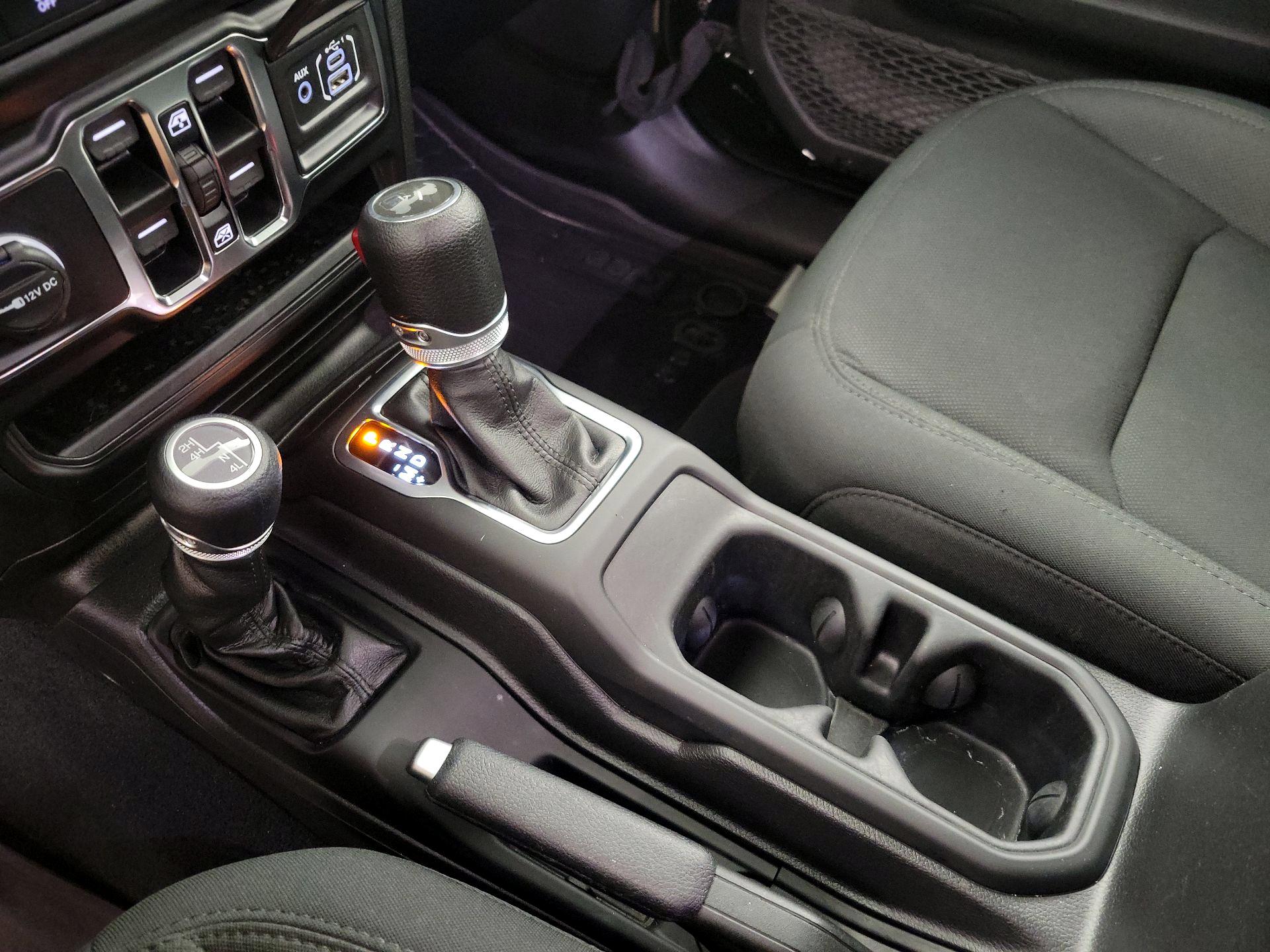 Thumbnail: 2022 Jeep Wrangler - 17