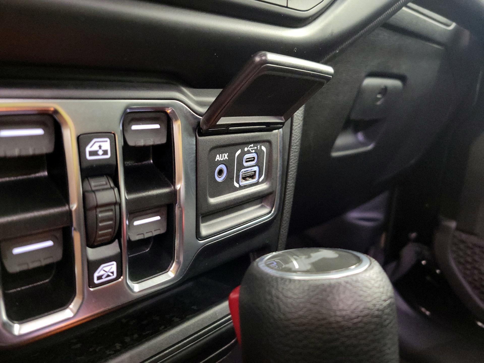 Thumbnail: 2022 Jeep Wrangler - 18