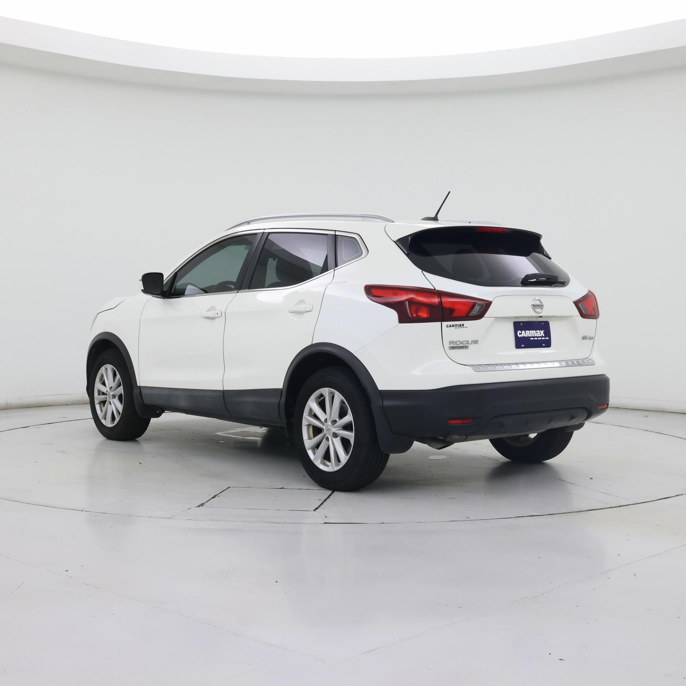 Thumbnail: 2017 Nissan Rogue Sport - 2