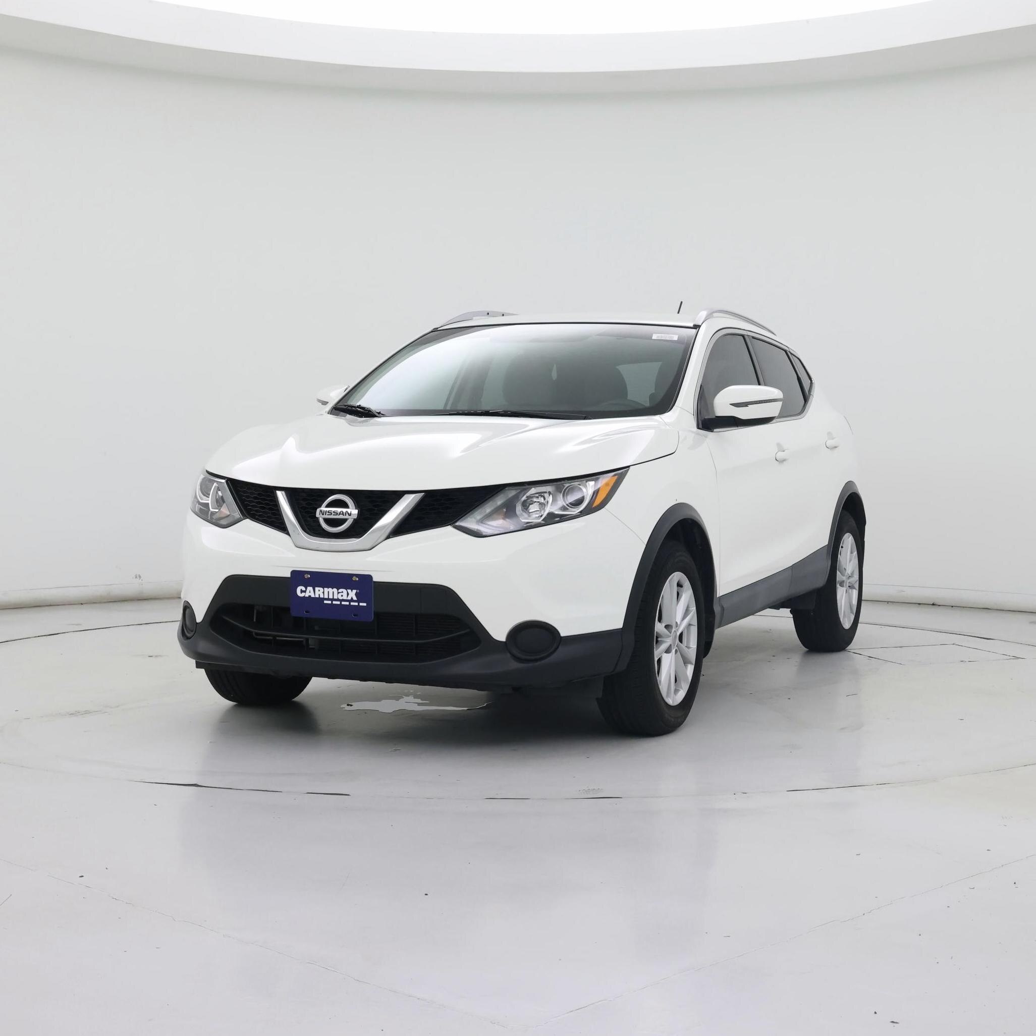 Thumbnail: 2017 Nissan Rogue Sport - 4