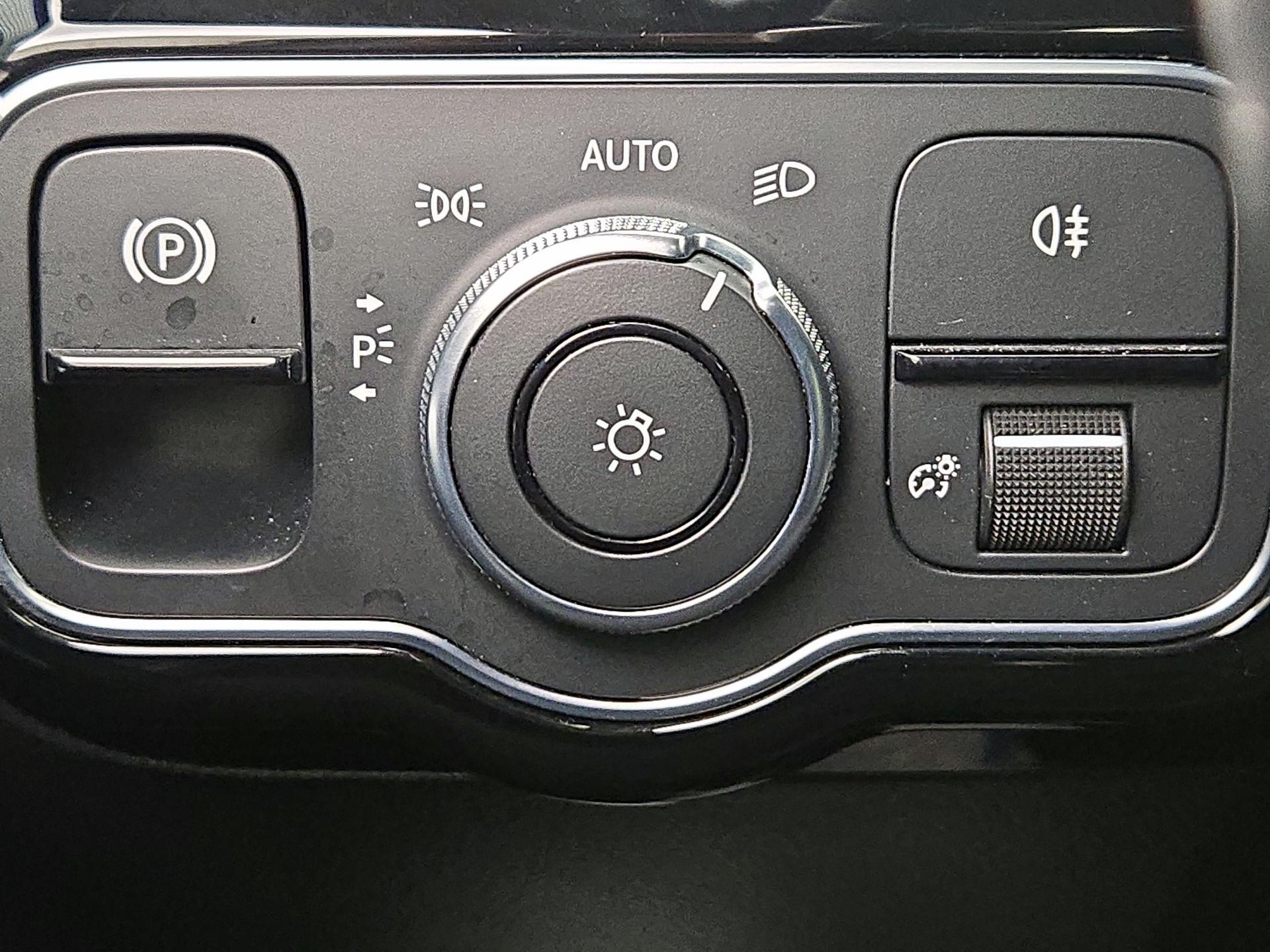 Thumbnail: 2020 Mercedes-Benz A-Class - 13