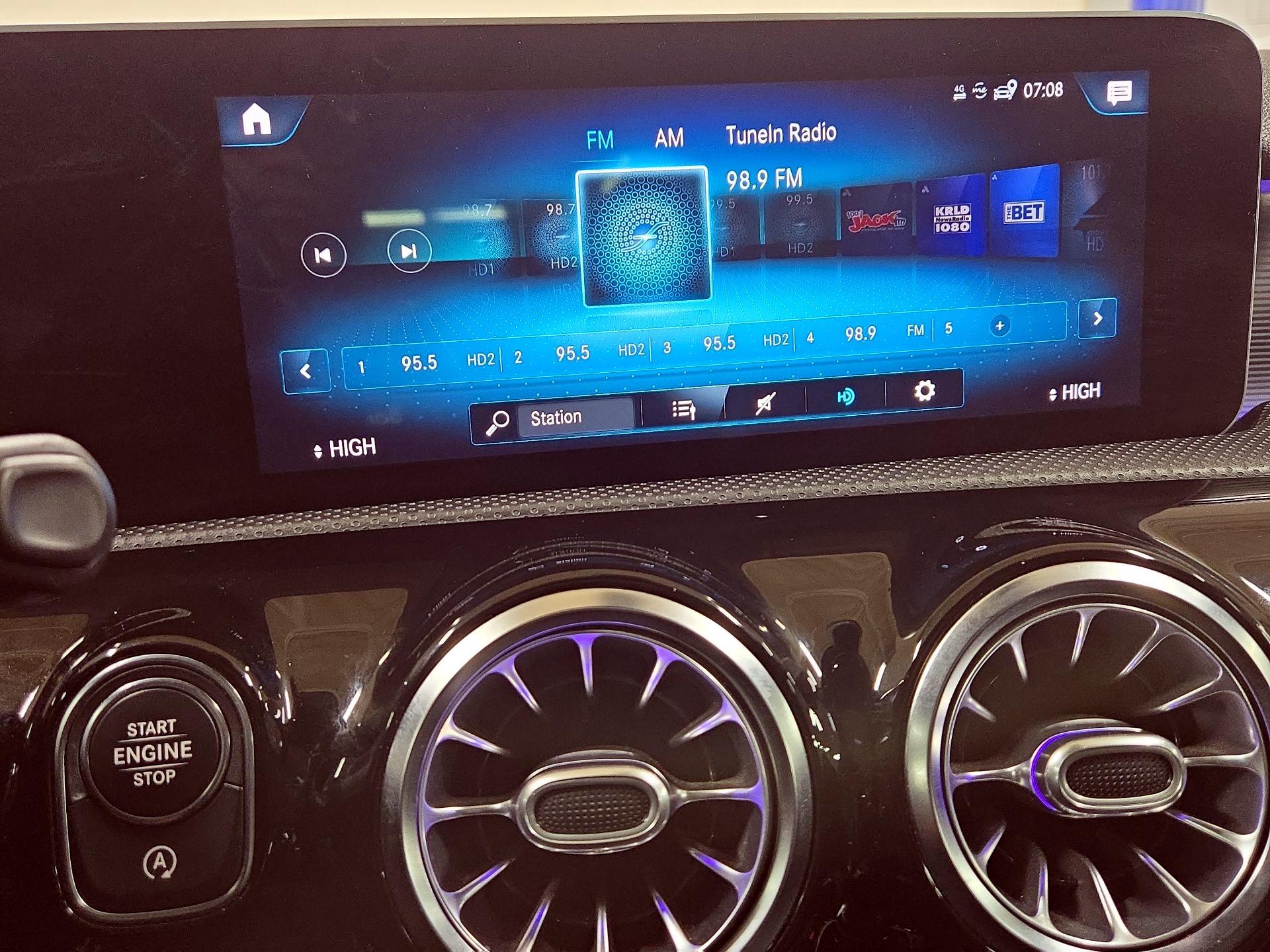 Thumbnail: 2020 Mercedes-Benz A-Class - 15