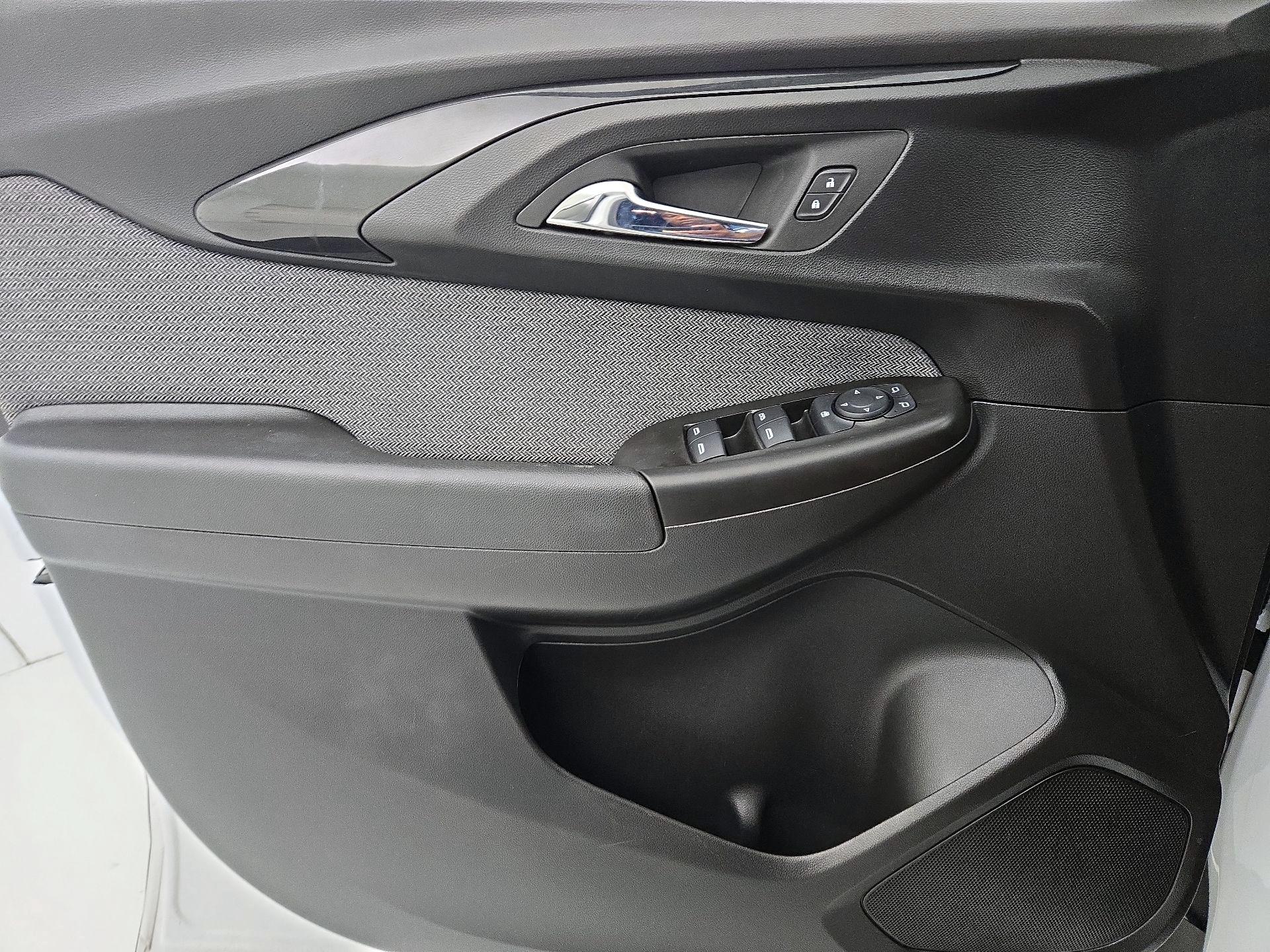 Thumbnail: 2023 Chevrolet TrailBlazer - 12