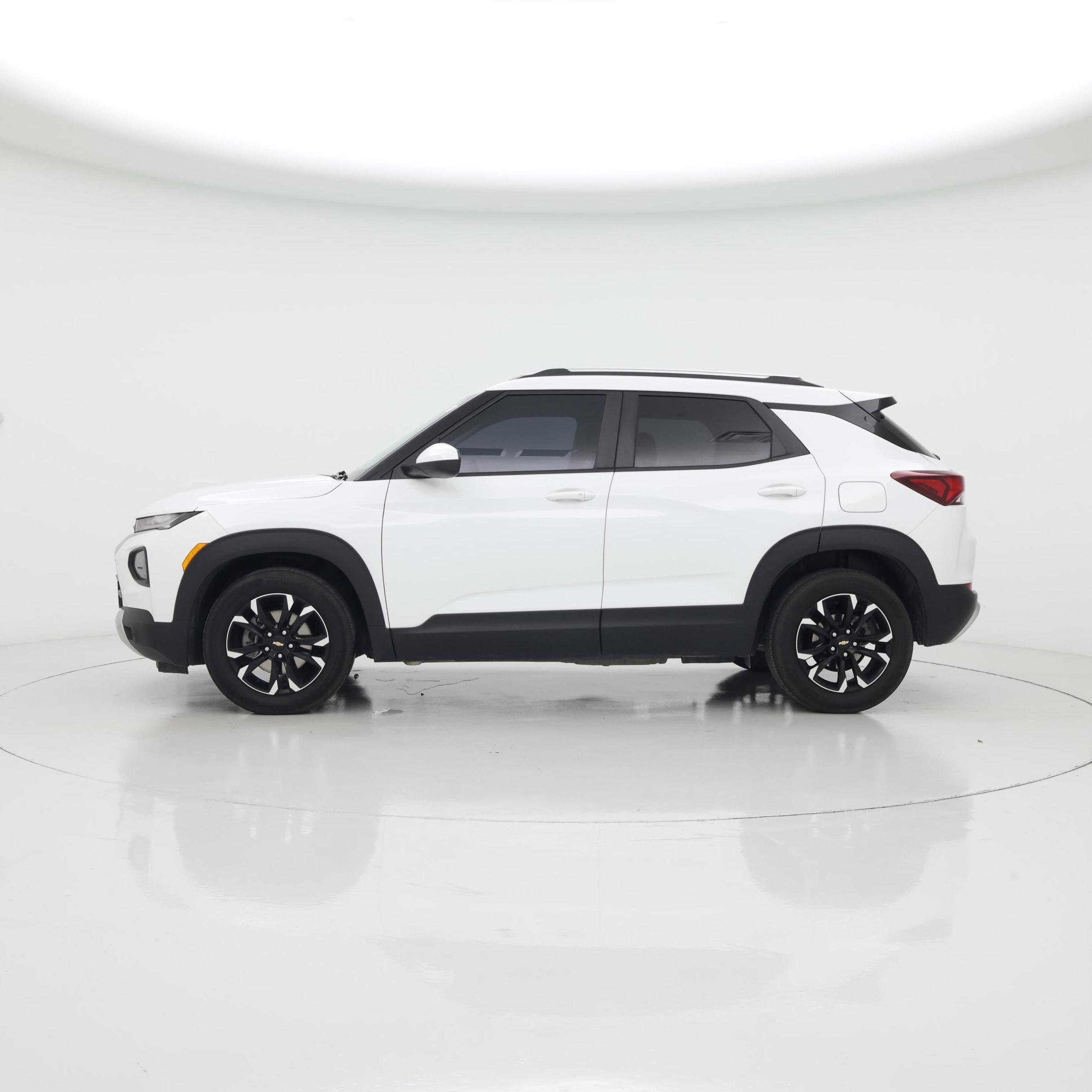 Thumbnail: 2023 Chevrolet TrailBlazer - 3