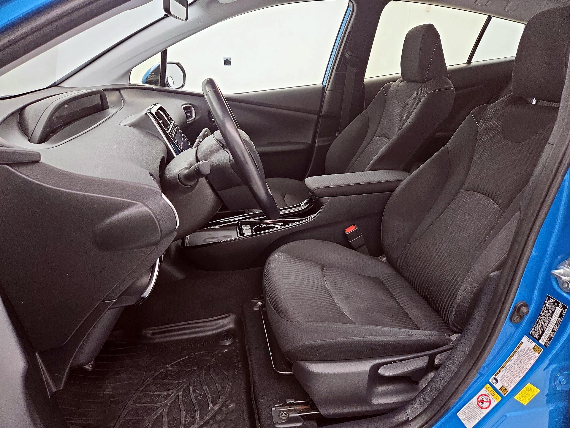 Thumbnail: 2020 Toyota Prius Prime - 11