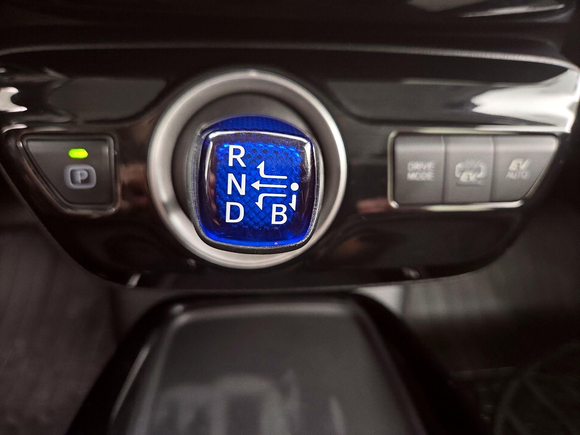 Thumbnail: 2020 Toyota Prius Prime - 17