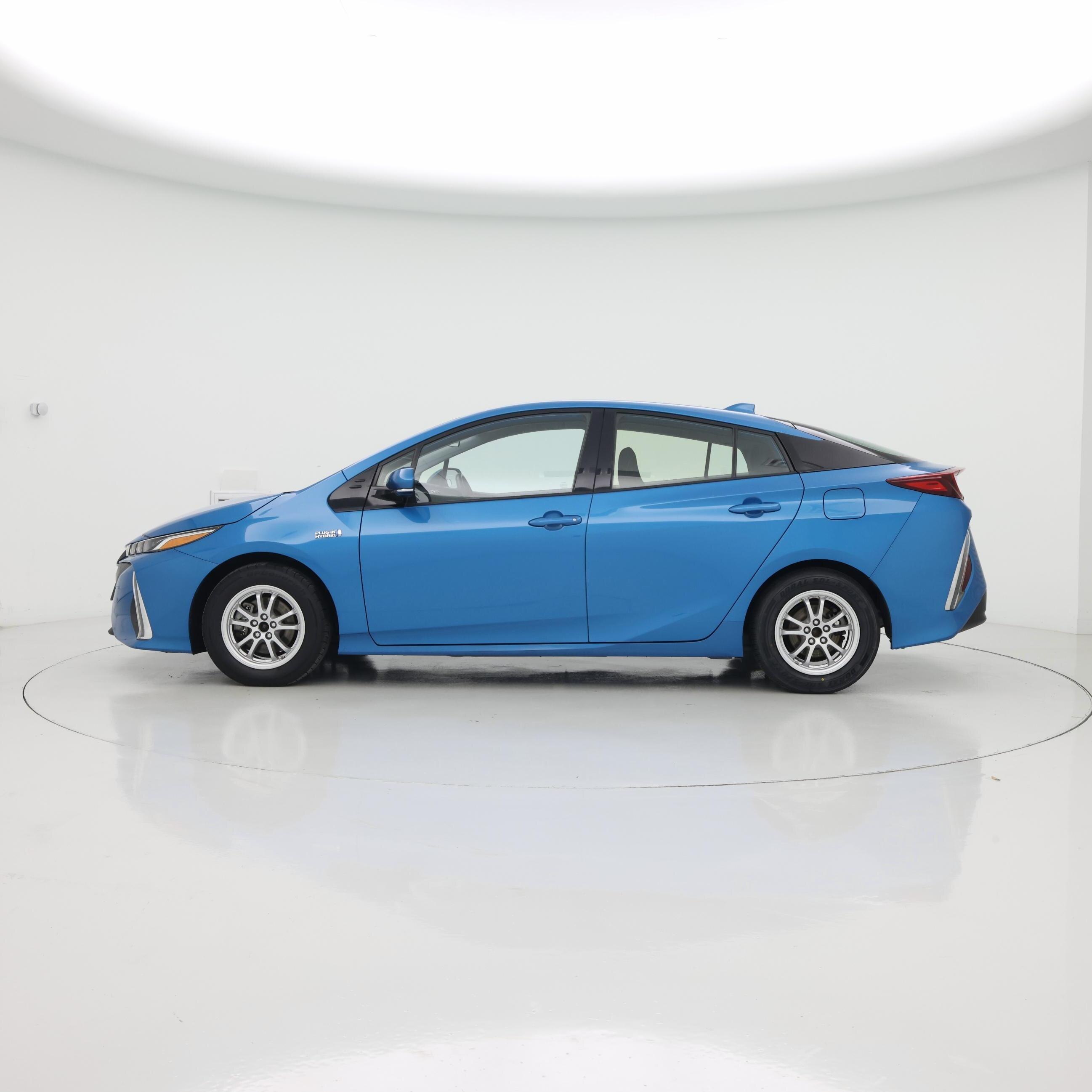 Thumbnail: 2020 Toyota Prius Prime - 3