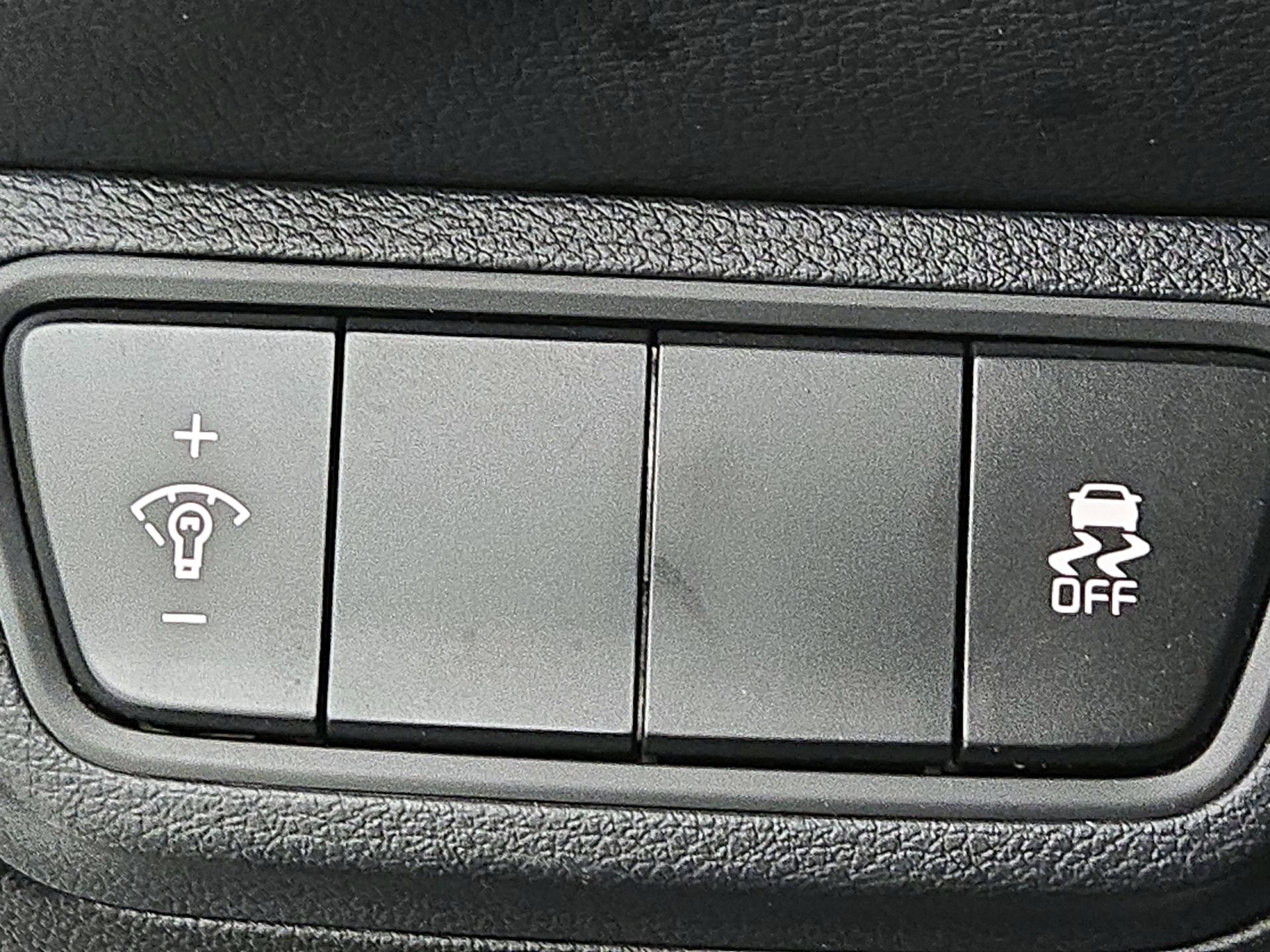 Thumbnail: 2023 Kia Forte - 13