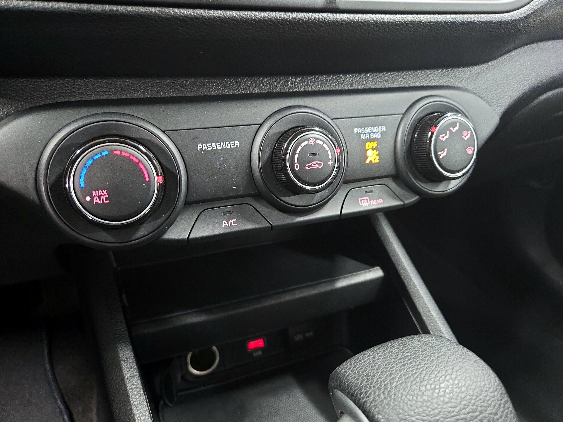 Thumbnail: 2023 Kia Forte - 16