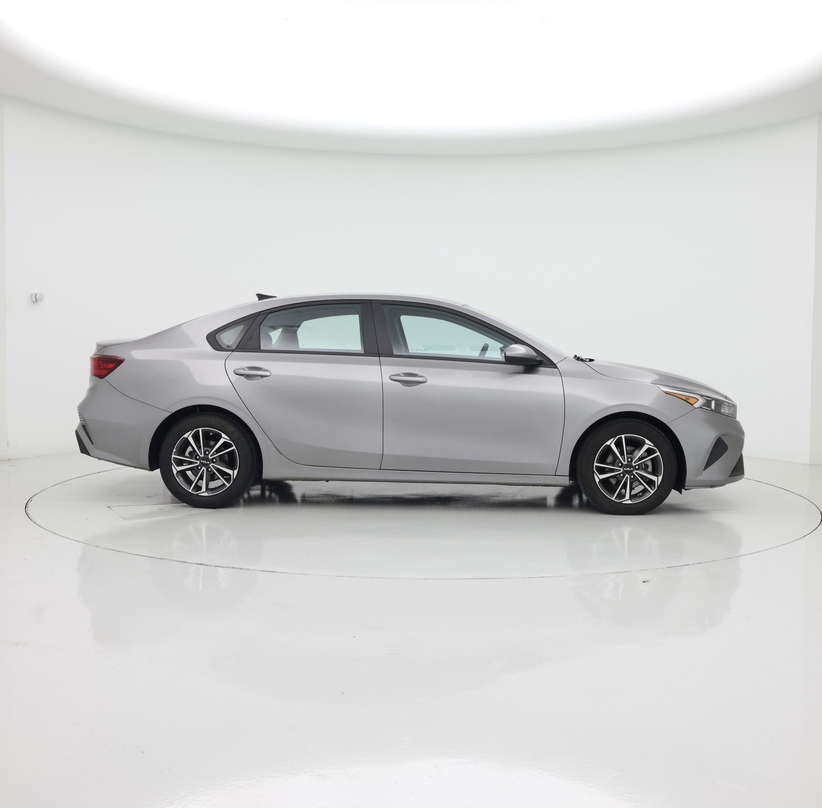 Thumbnail: 2023 Kia Forte - 7