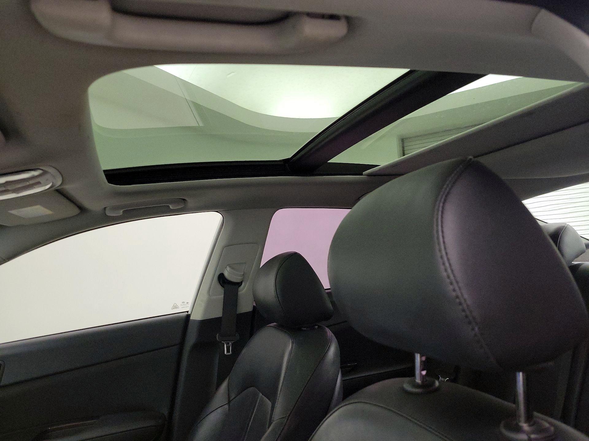 Thumbnail: 2018 Kia Optima - 18