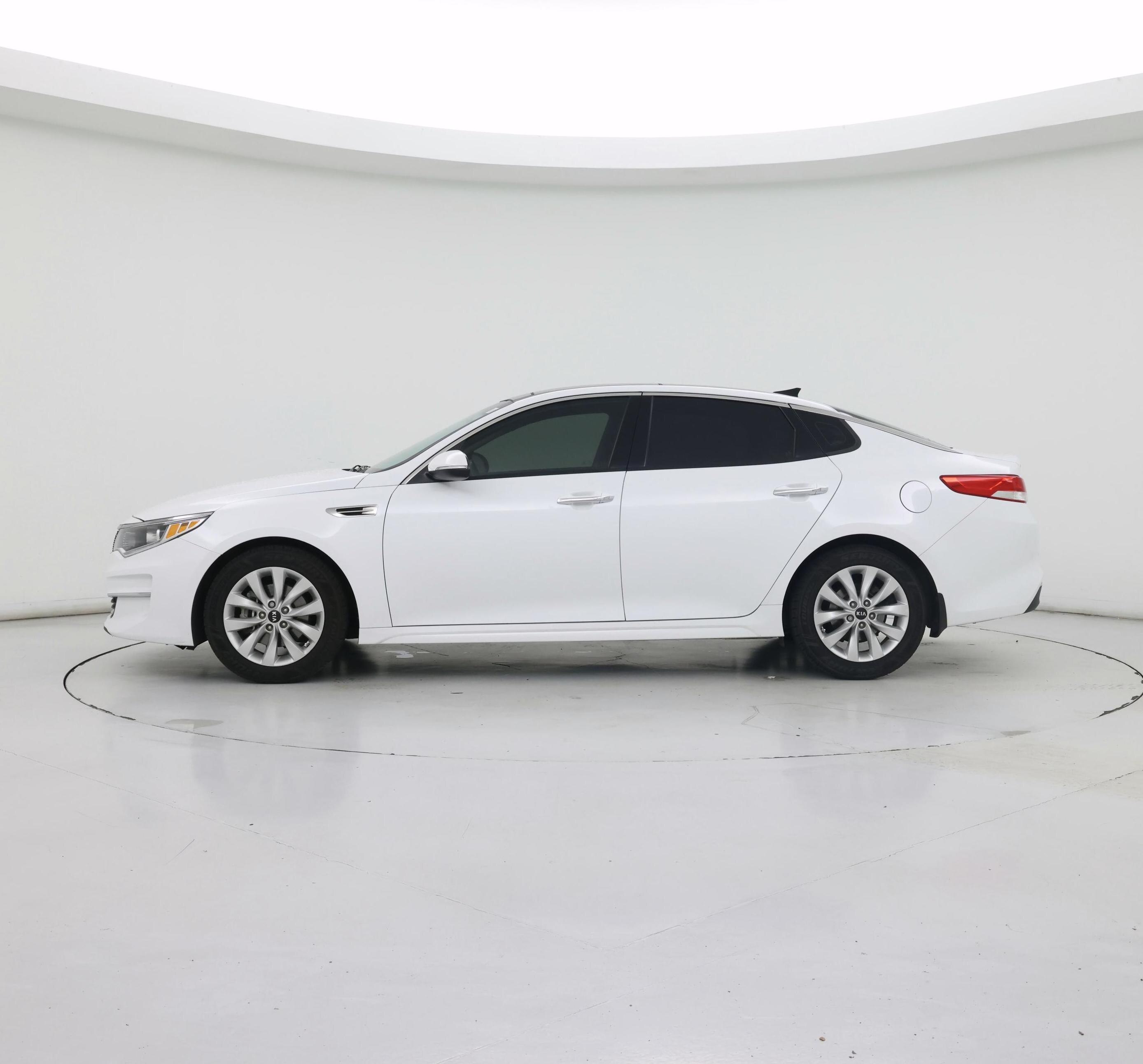 Thumbnail: 2018 Kia Optima - 3