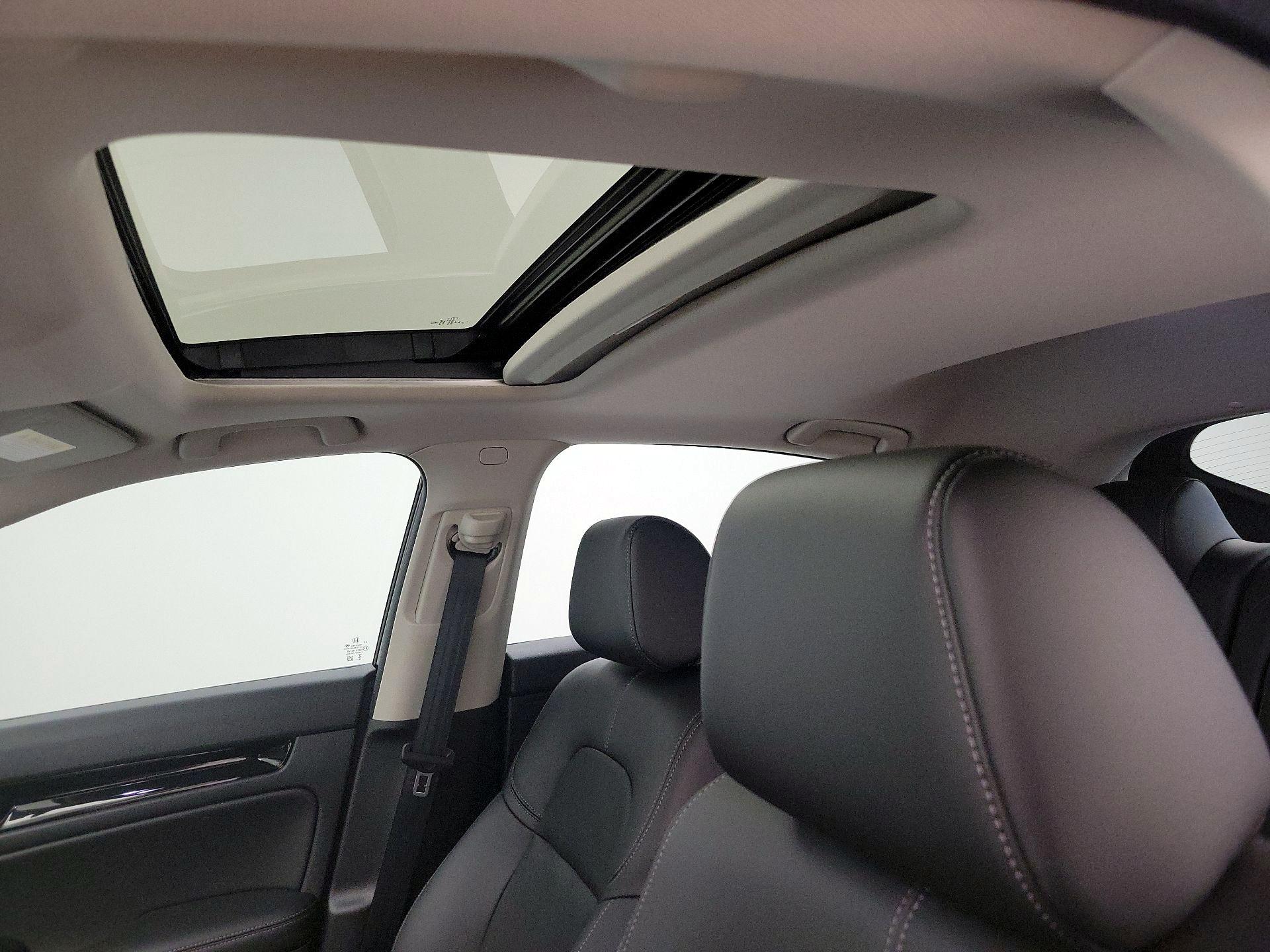 Thumbnail: 2024 Honda Civic - 18