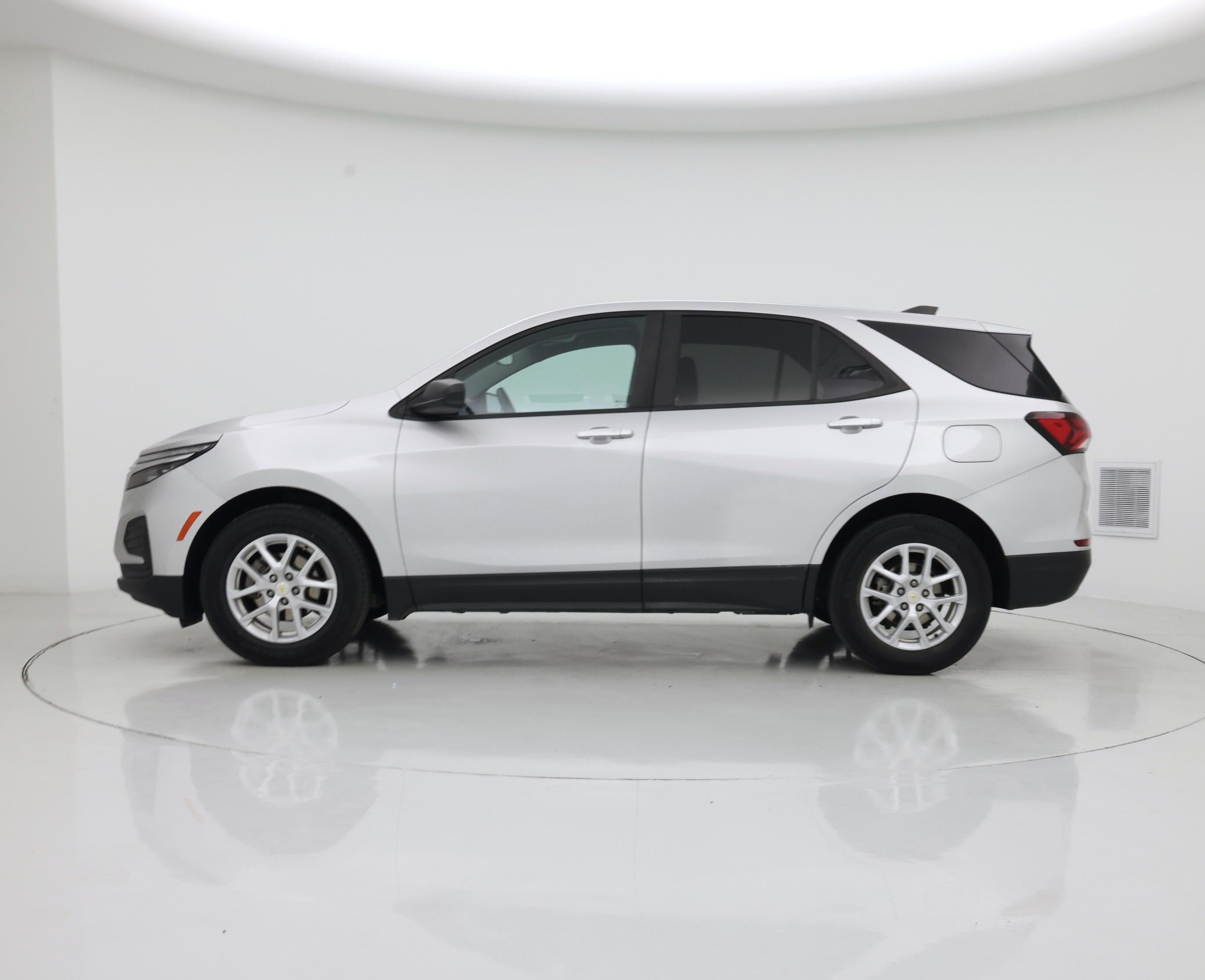 Thumbnail: 2022 Chevrolet Equinox - 3