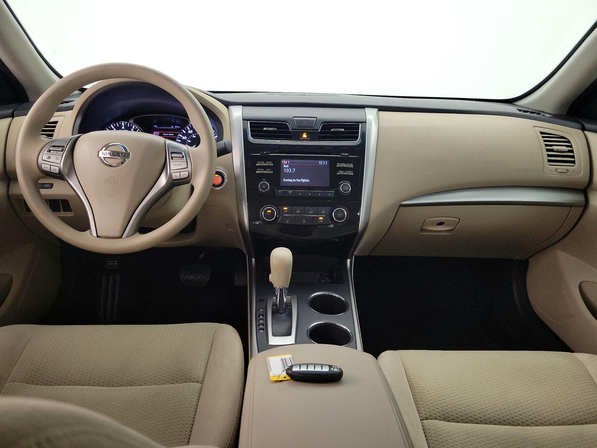 Thumbnail: 2015 Nissan Altima - 9