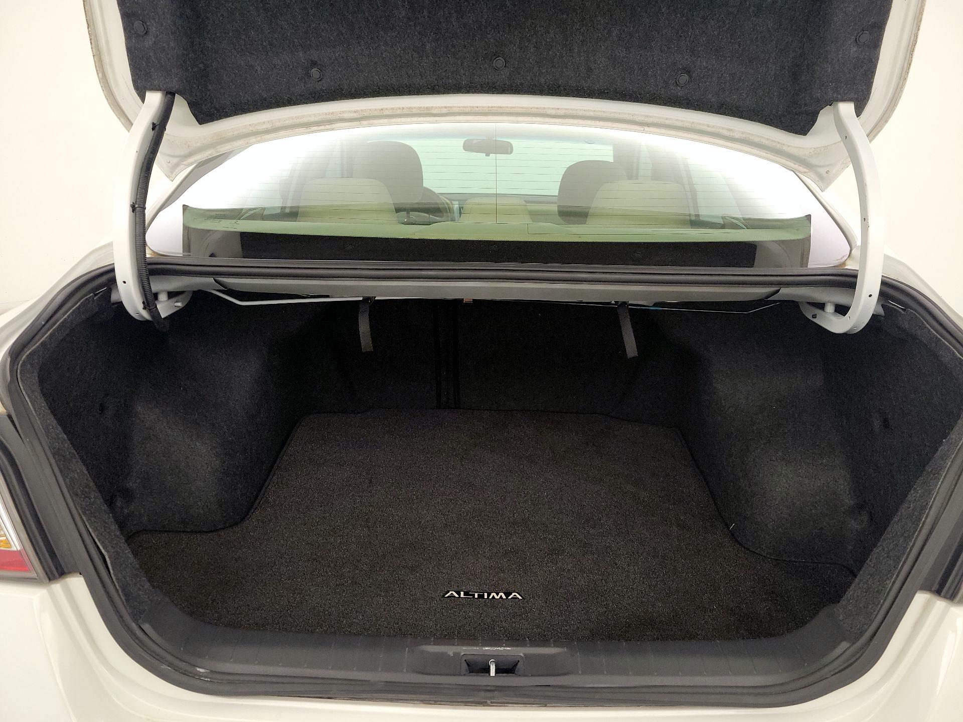 Thumbnail: 2015 Nissan Altima - 19