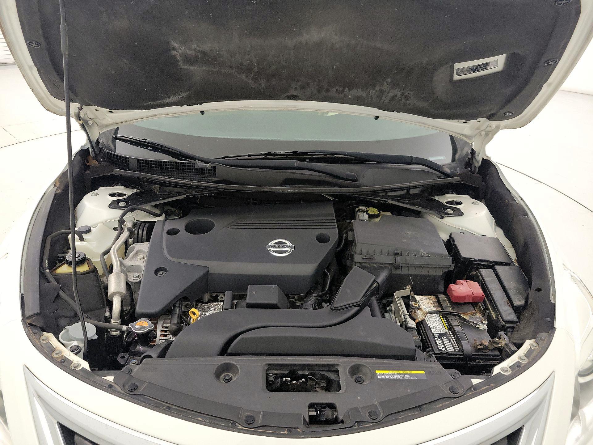 Thumbnail: 2015 Nissan Altima - 20