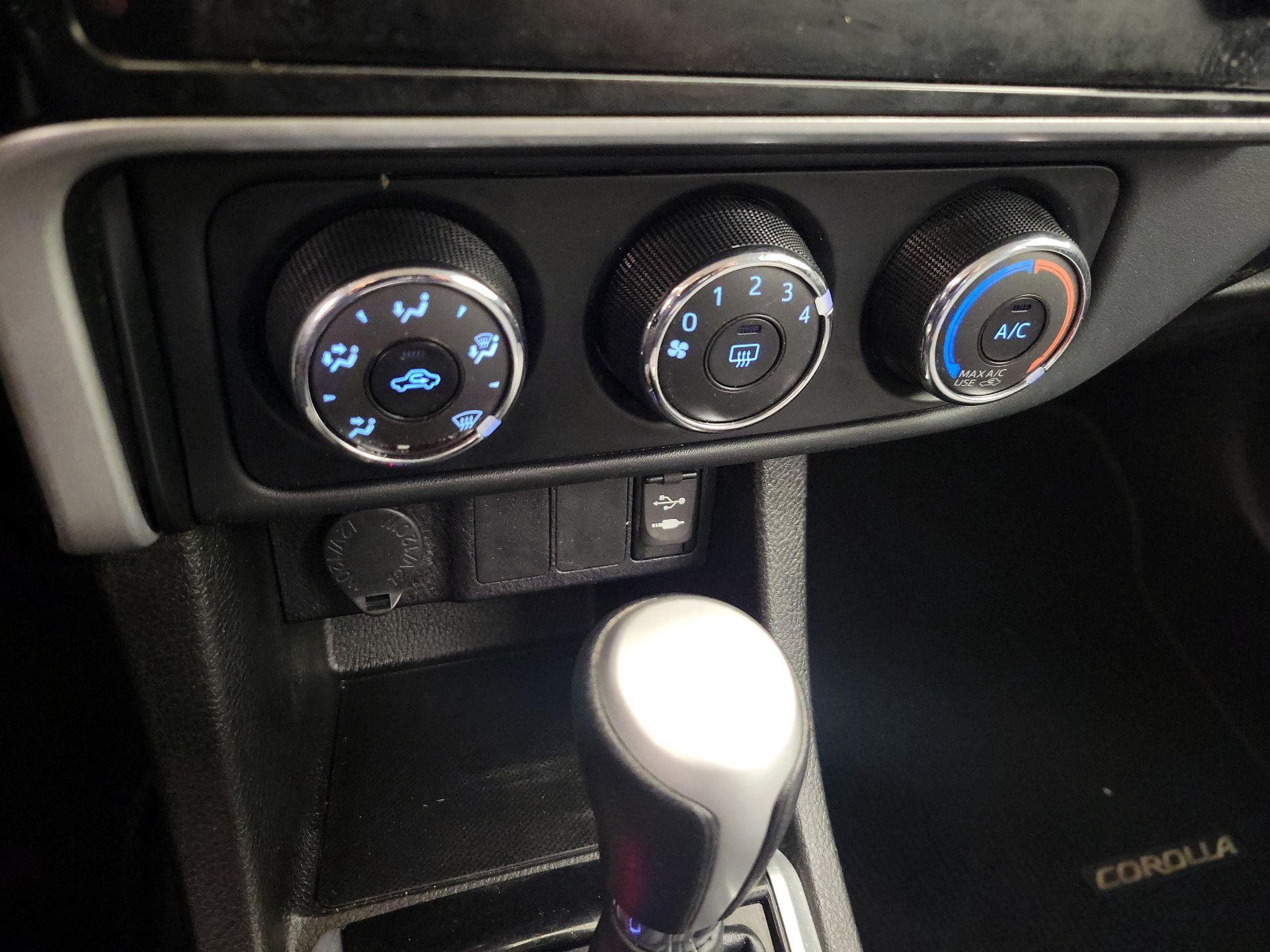 Thumbnail: 2019 Toyota Corolla - 16