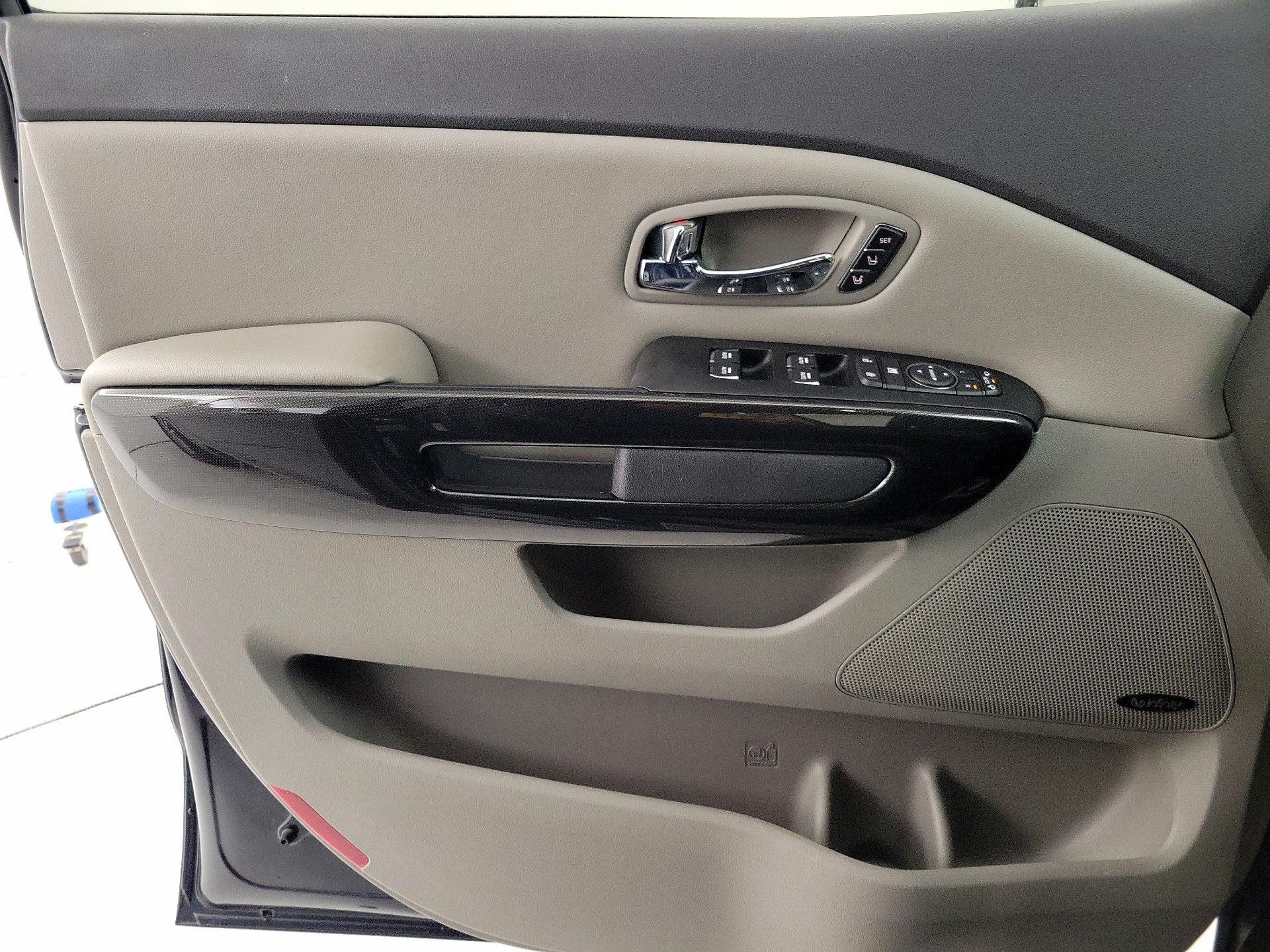 Thumbnail: 2016 Kia Sedona - 12