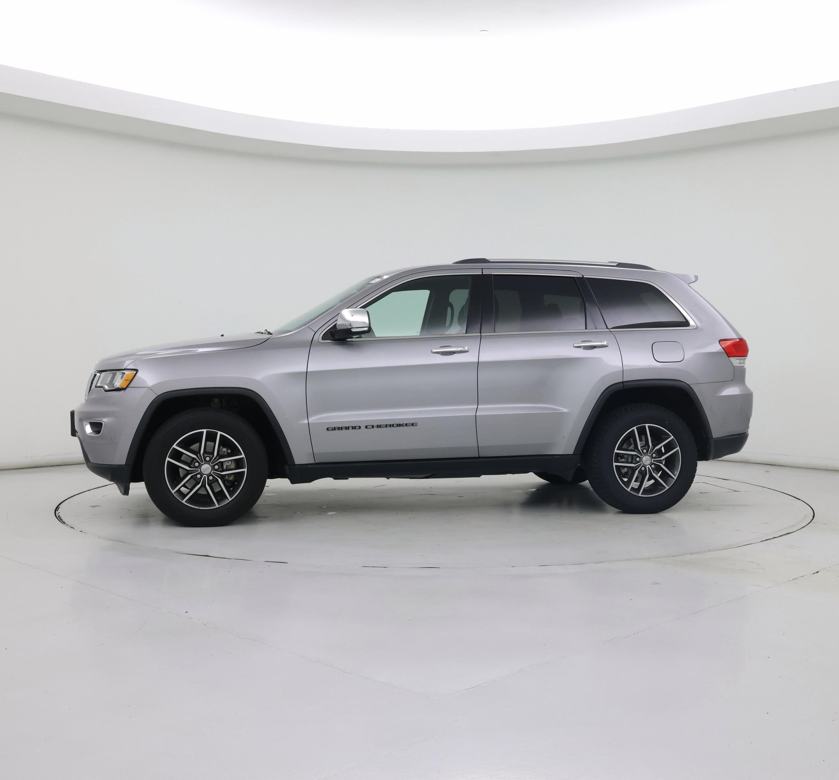 Thumbnail: 2018 Jeep Grand Cherokee - 3