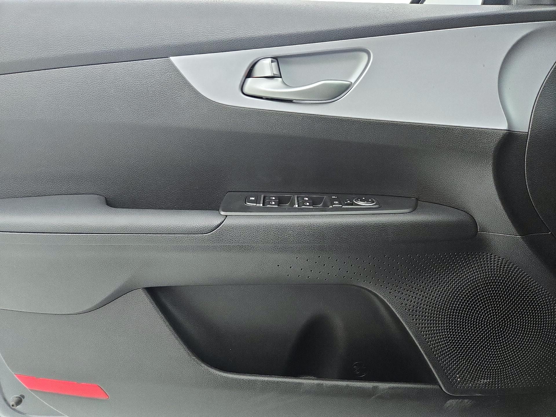 Thumbnail: 2024 Kia Forte - 12