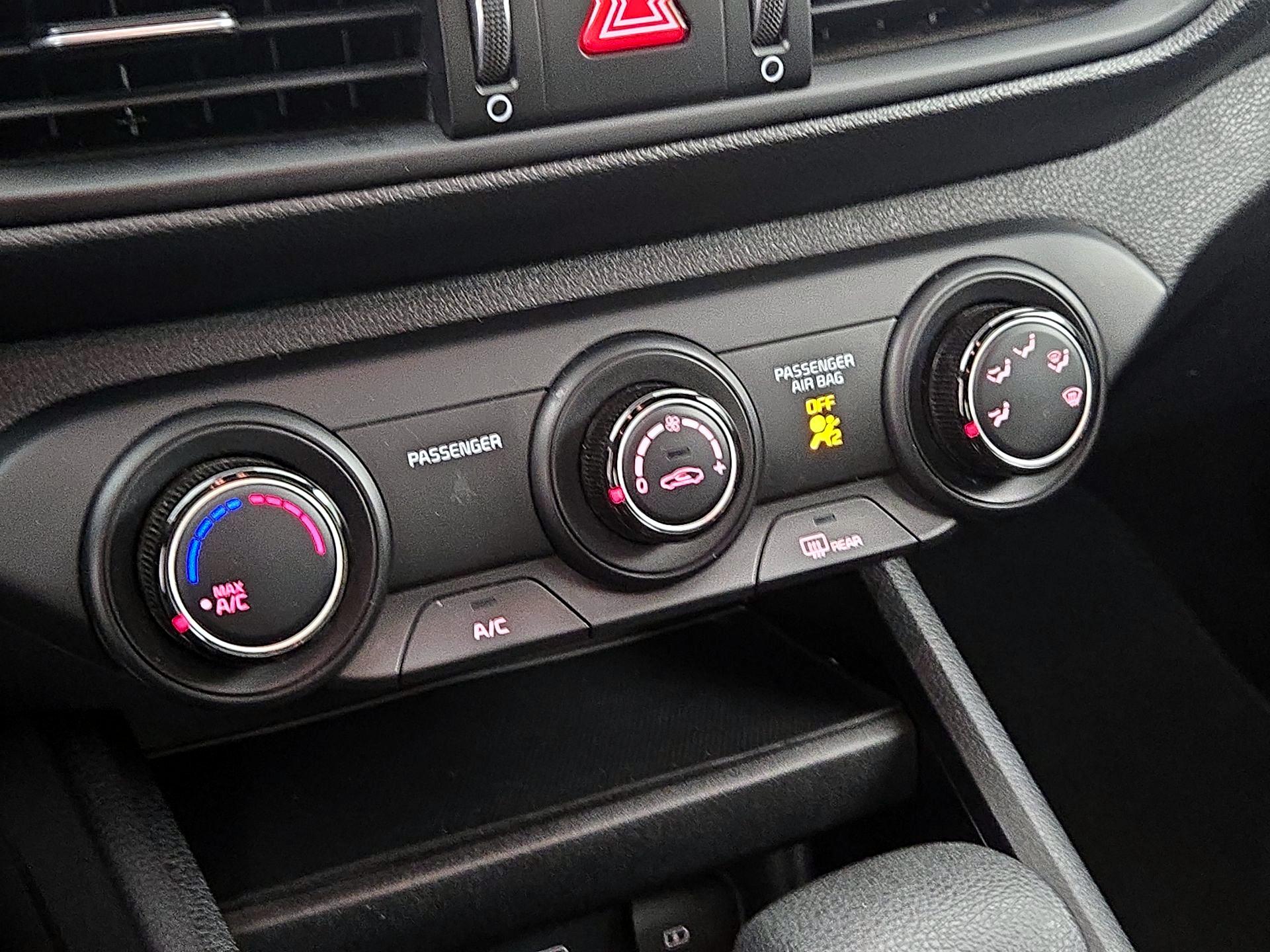 Thumbnail: 2024 Kia Forte - 16