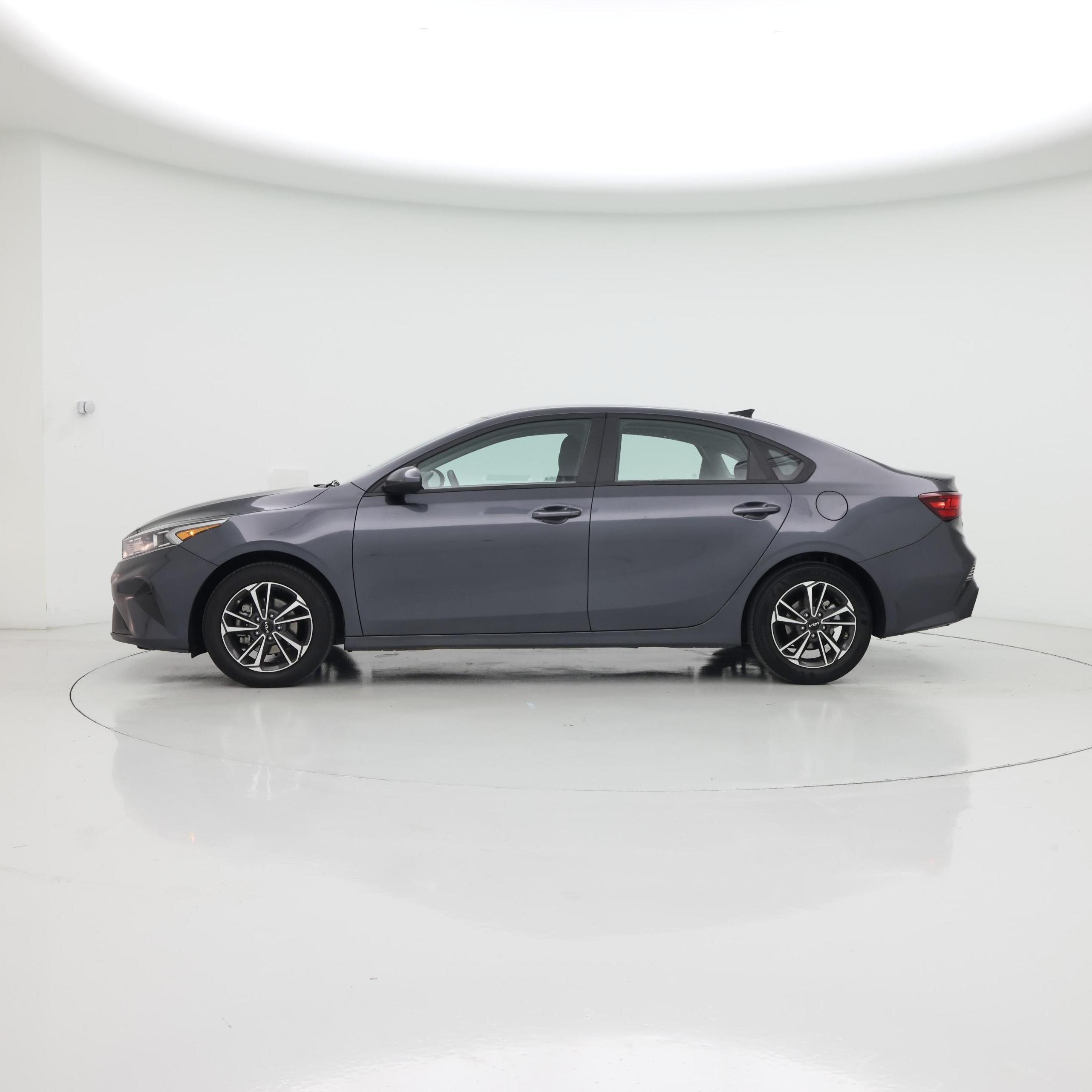 Thumbnail: 2024 Kia Forte - 3