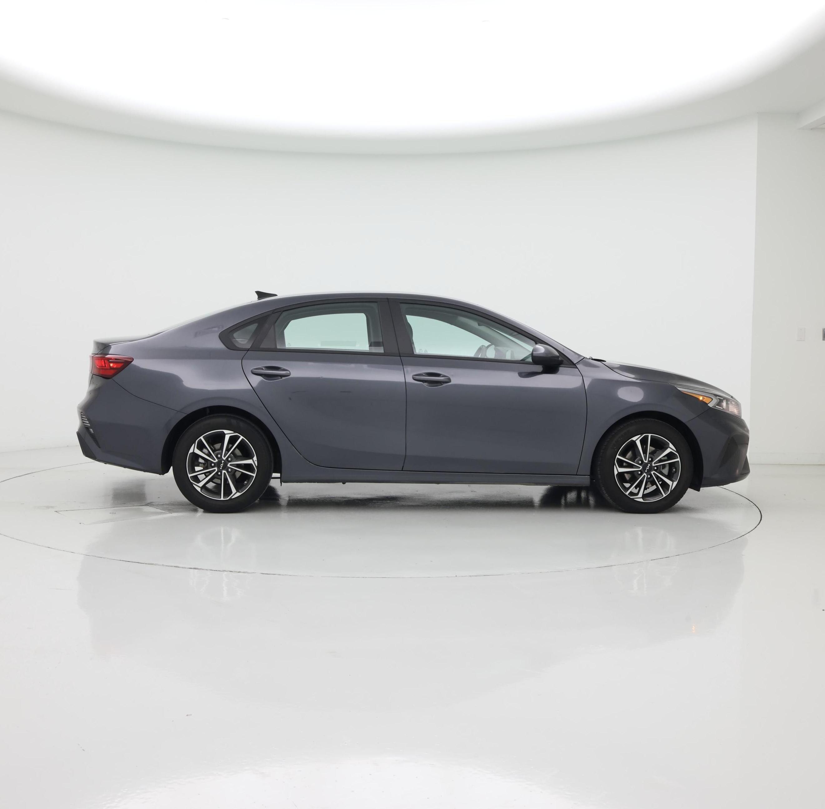 Thumbnail: 2024 Kia Forte - 7