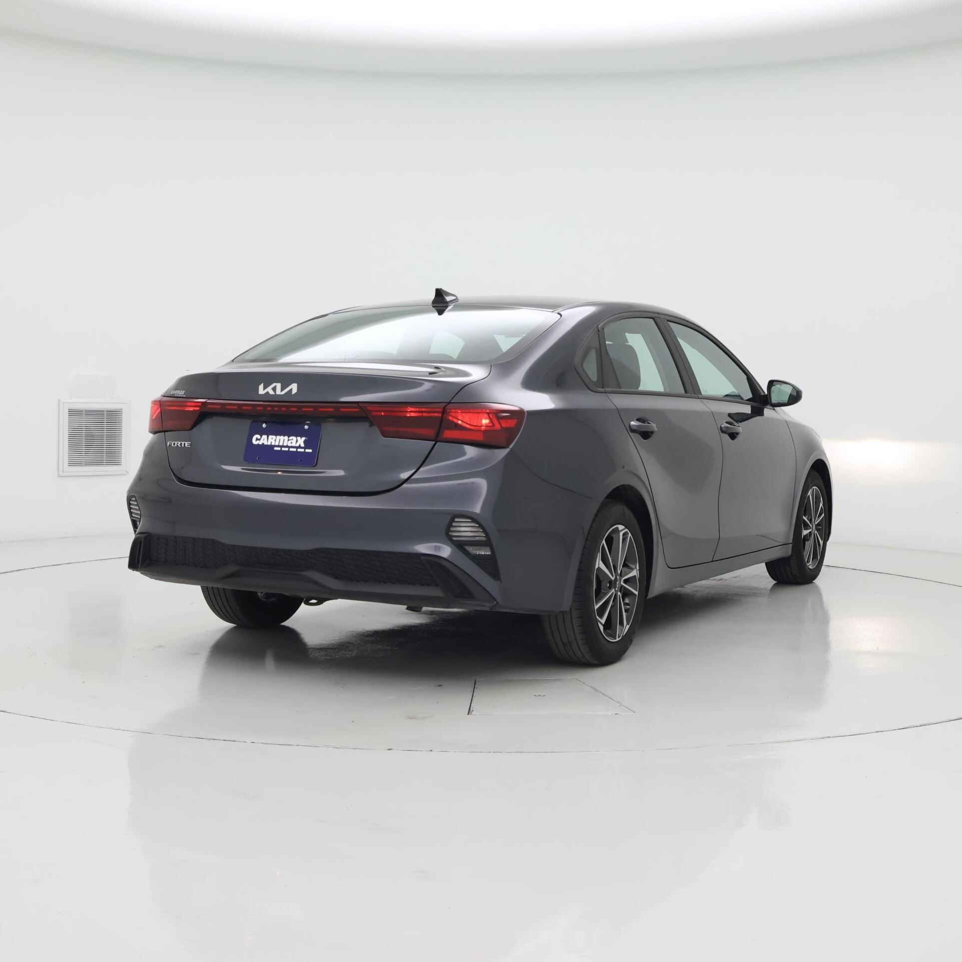 Thumbnail: 2024 Kia Forte - 8