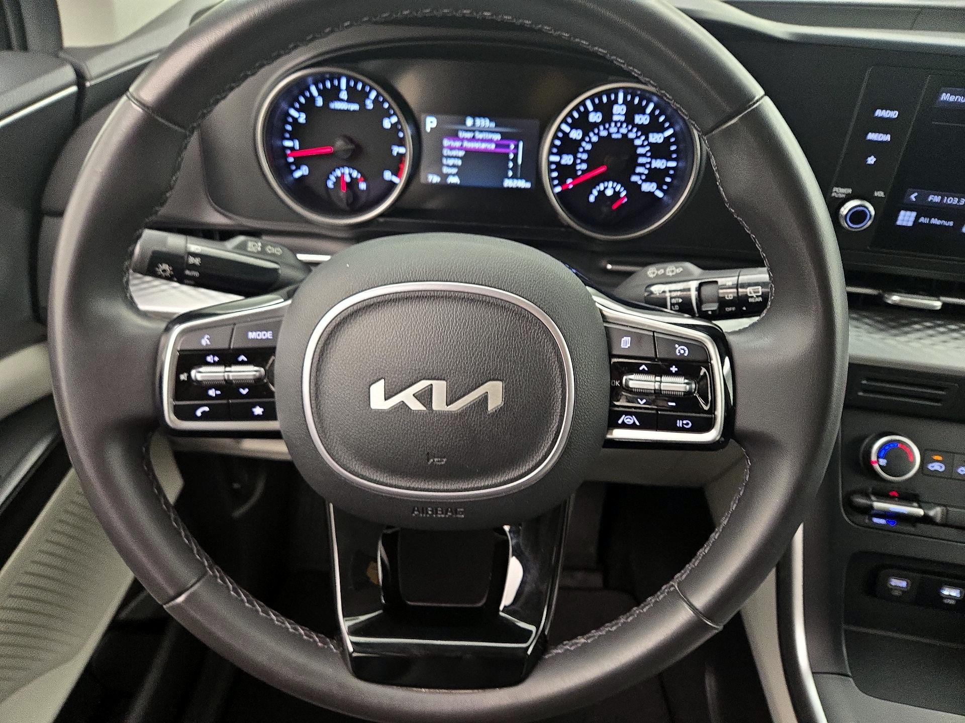 Thumbnail: 2024 Kia Carnival - 10