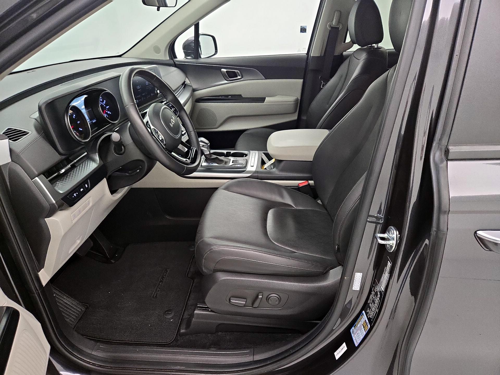 Thumbnail: 2024 Kia Carnival - 11