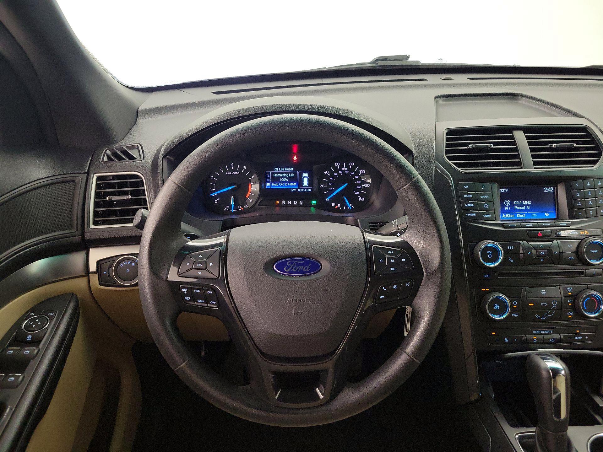 Thumbnail: 2016 Ford Explorer - 10
