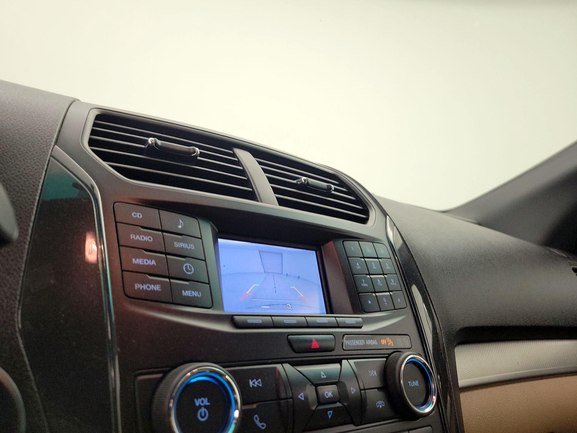 Thumbnail: 2016 Ford Explorer - 14