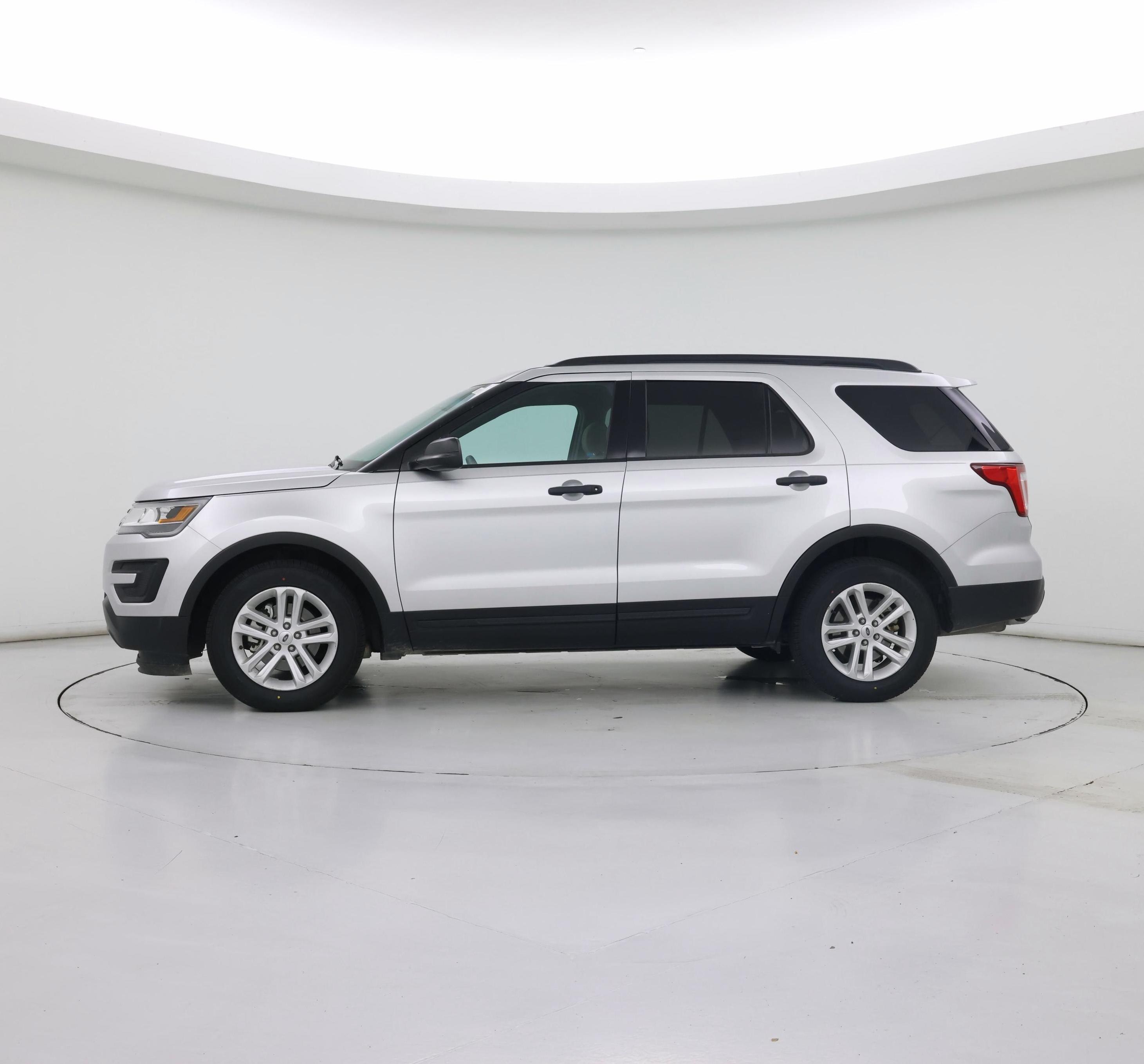 Thumbnail: 2016 Ford Explorer - 3