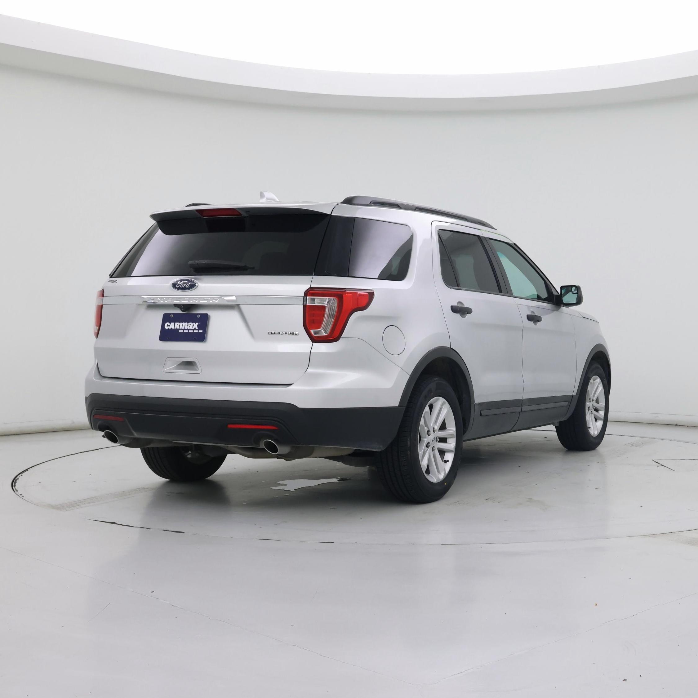 Thumbnail: 2016 Ford Explorer - 8