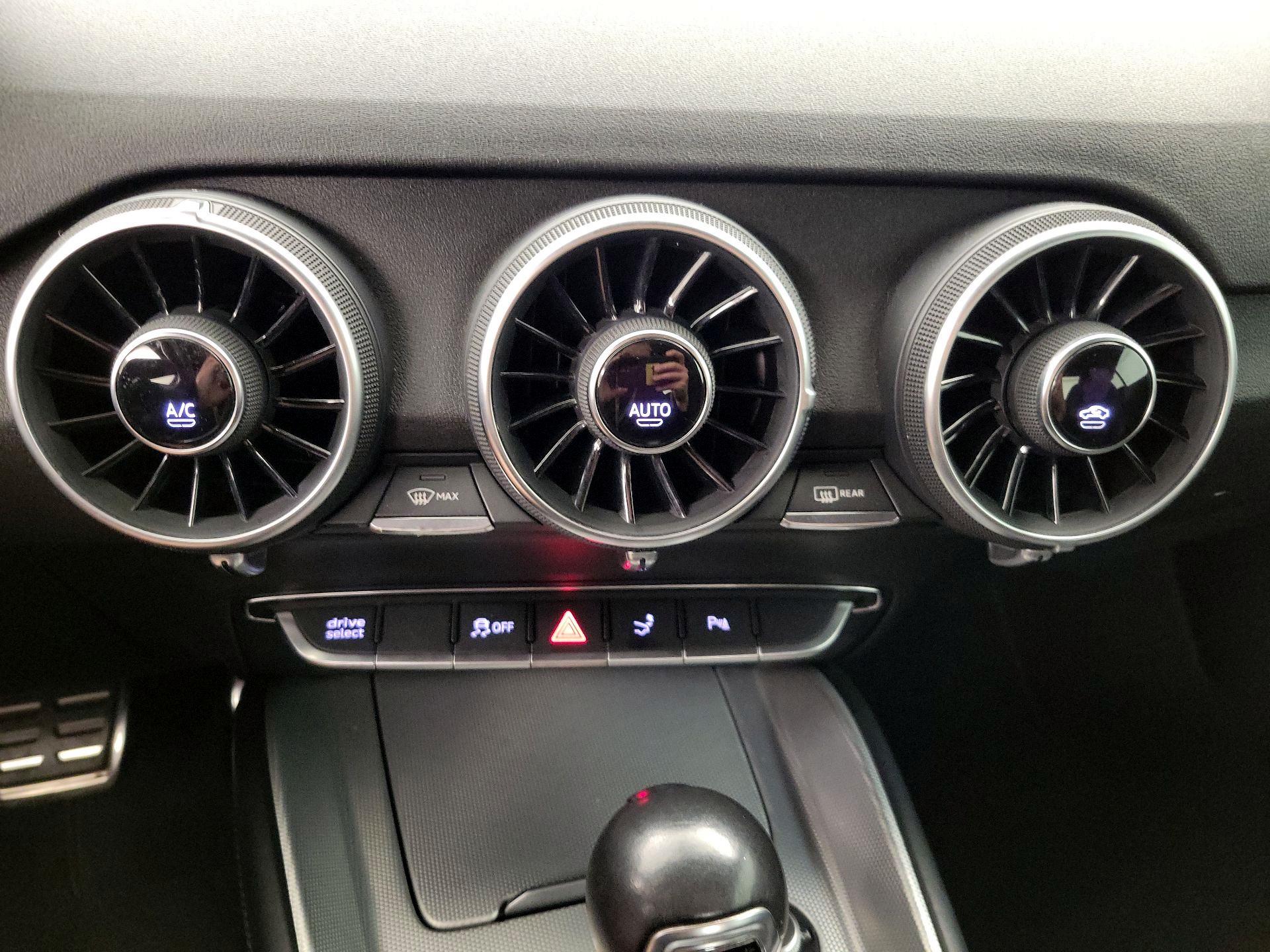 Thumbnail: 2016 Audi TT - 16