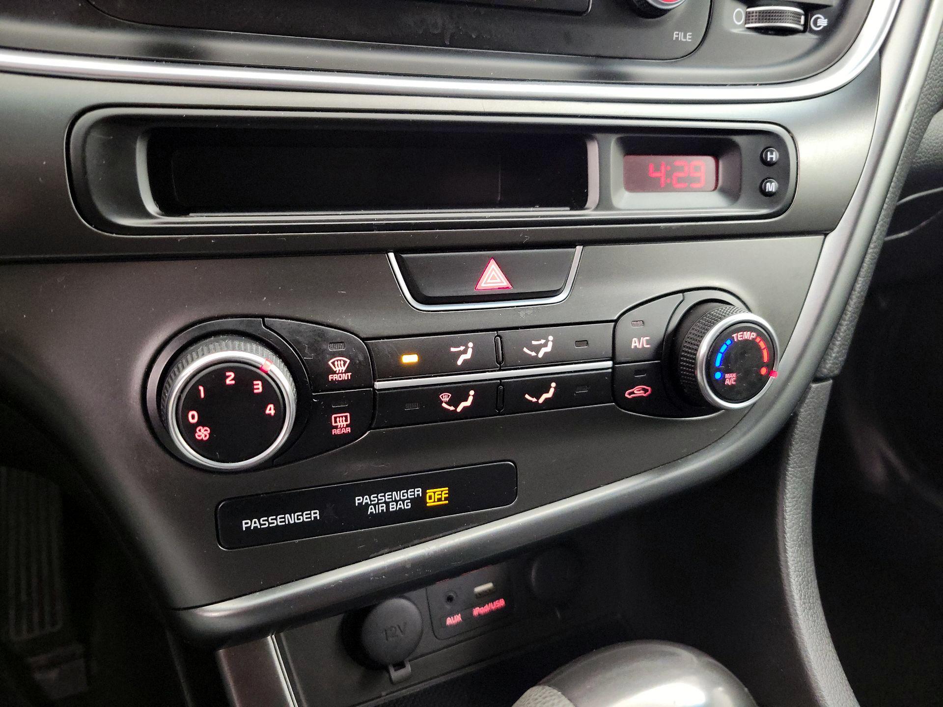 Thumbnail: 2015 Kia Optima - 15