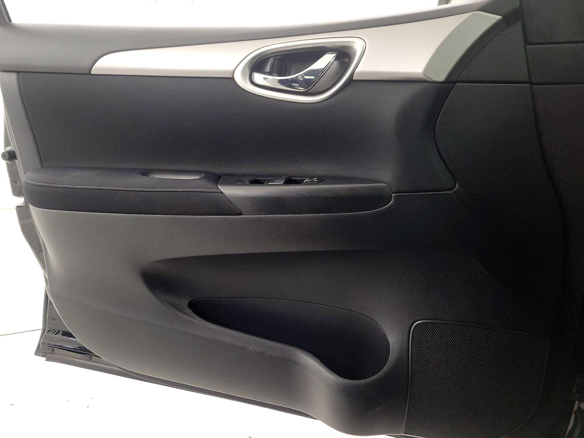 Thumbnail: 2015 Nissan Sentra - 12