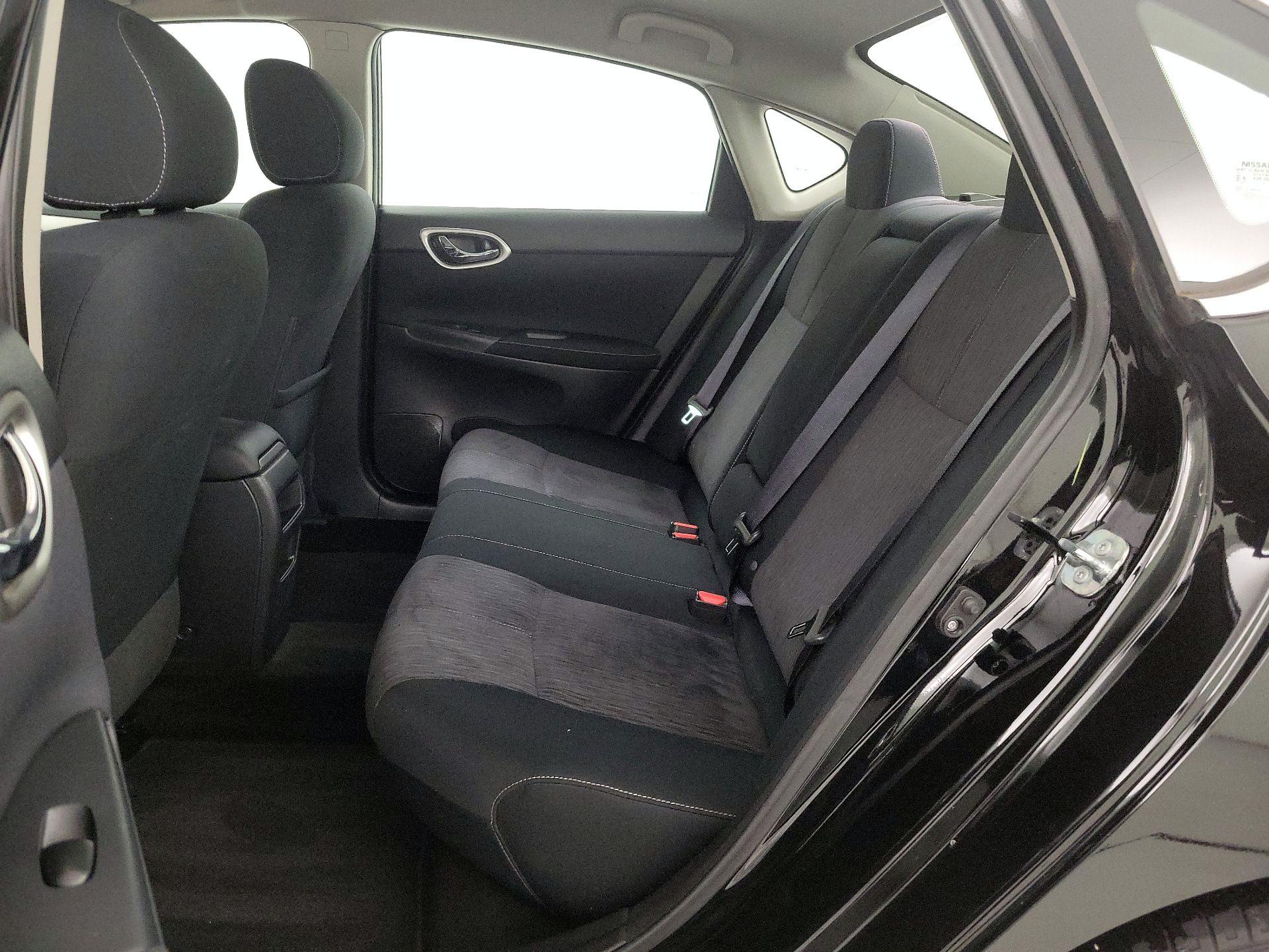 Thumbnail: 2015 Nissan Sentra - 18