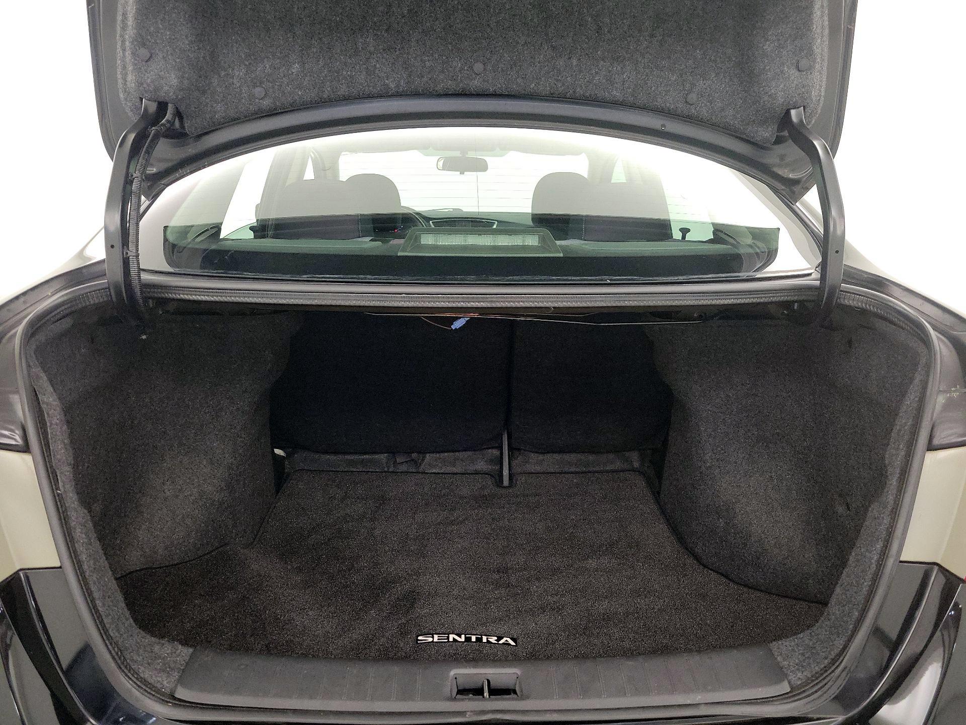 Thumbnail: 2015 Nissan Sentra - 19