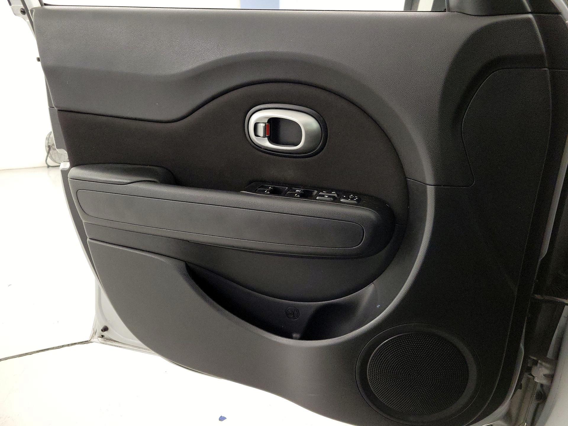 Thumbnail: 2015 Kia Soul - 12