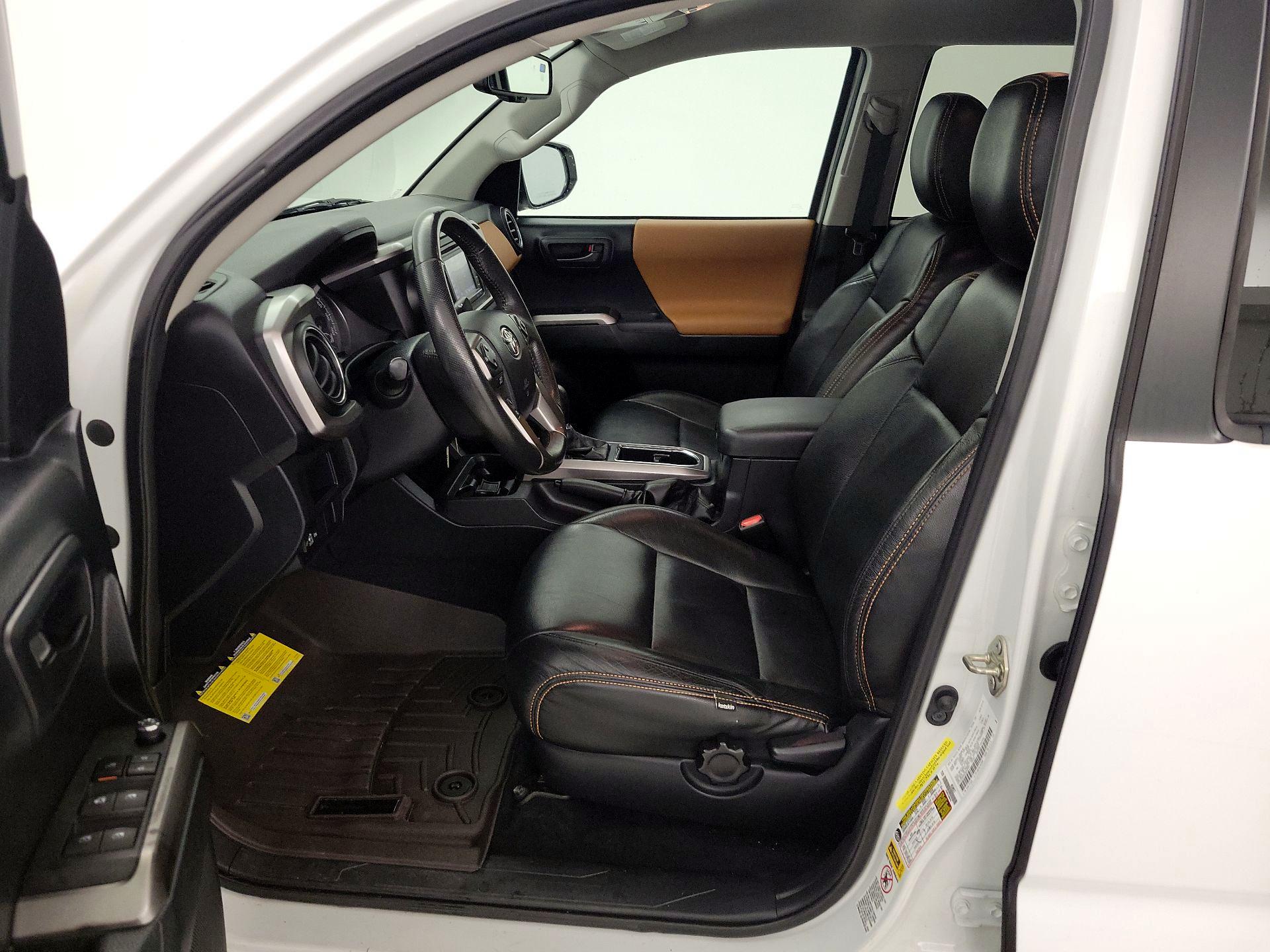 Thumbnail: 2016 Toyota Tacoma - 11