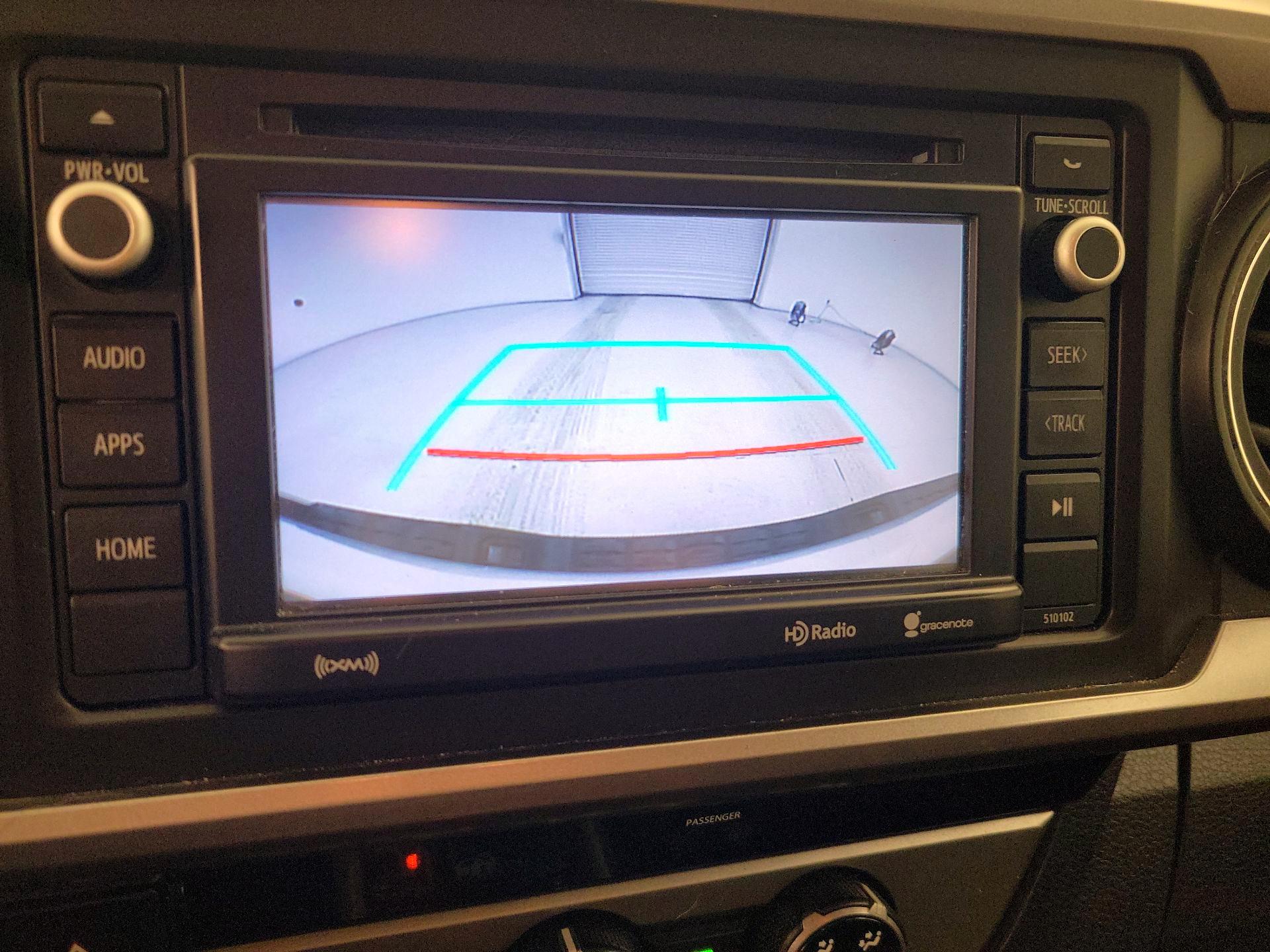 Thumbnail: 2016 Toyota Tacoma - 14